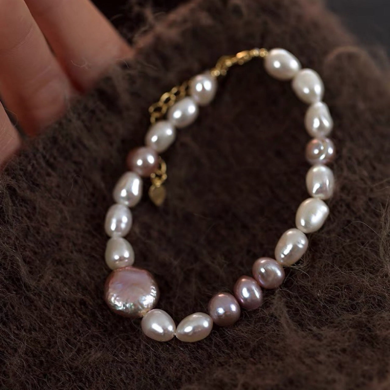 Mixed Baroque Pearl Bracelet in Purple Color