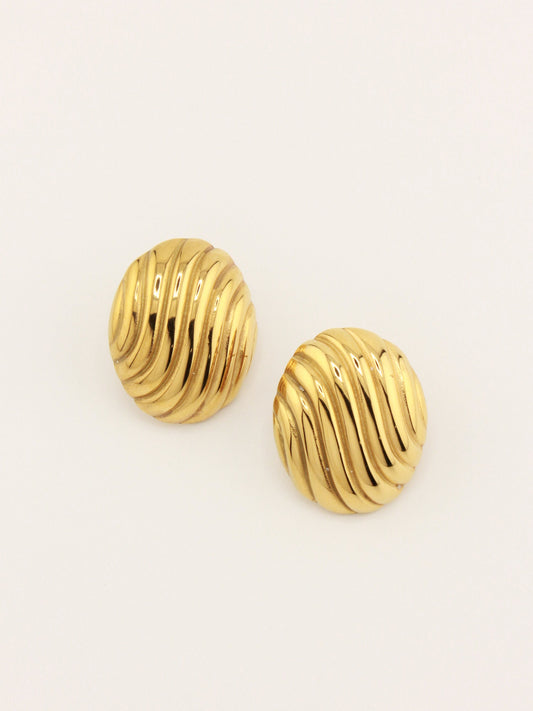 Golden Wave Style Round Jewelry Piece