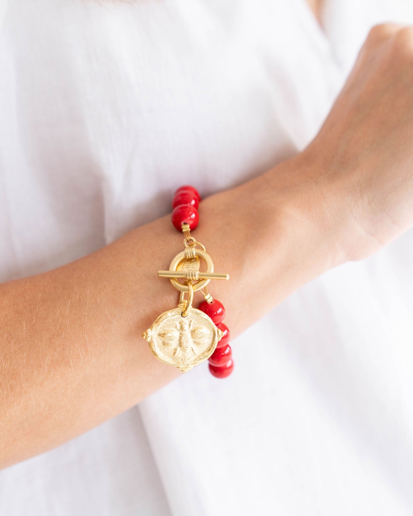 Gold Bee Intaglio Stone Bracelet Design