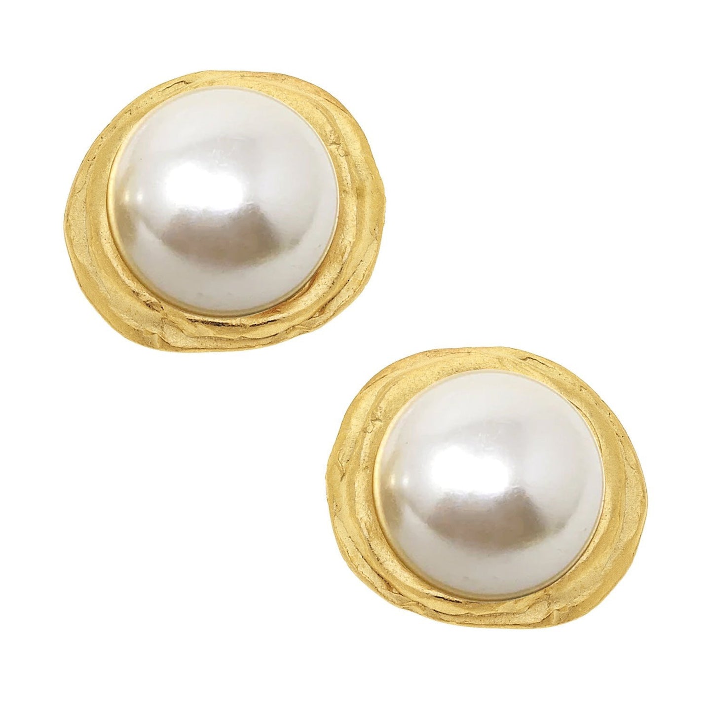 Elegant Pearl Stud Earrings in Classic Style 2