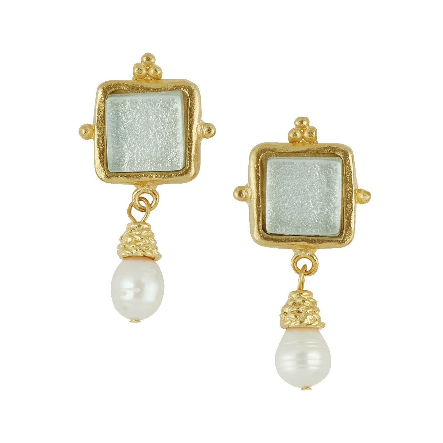 Pearl Drop Earrings in Elegant Style Design