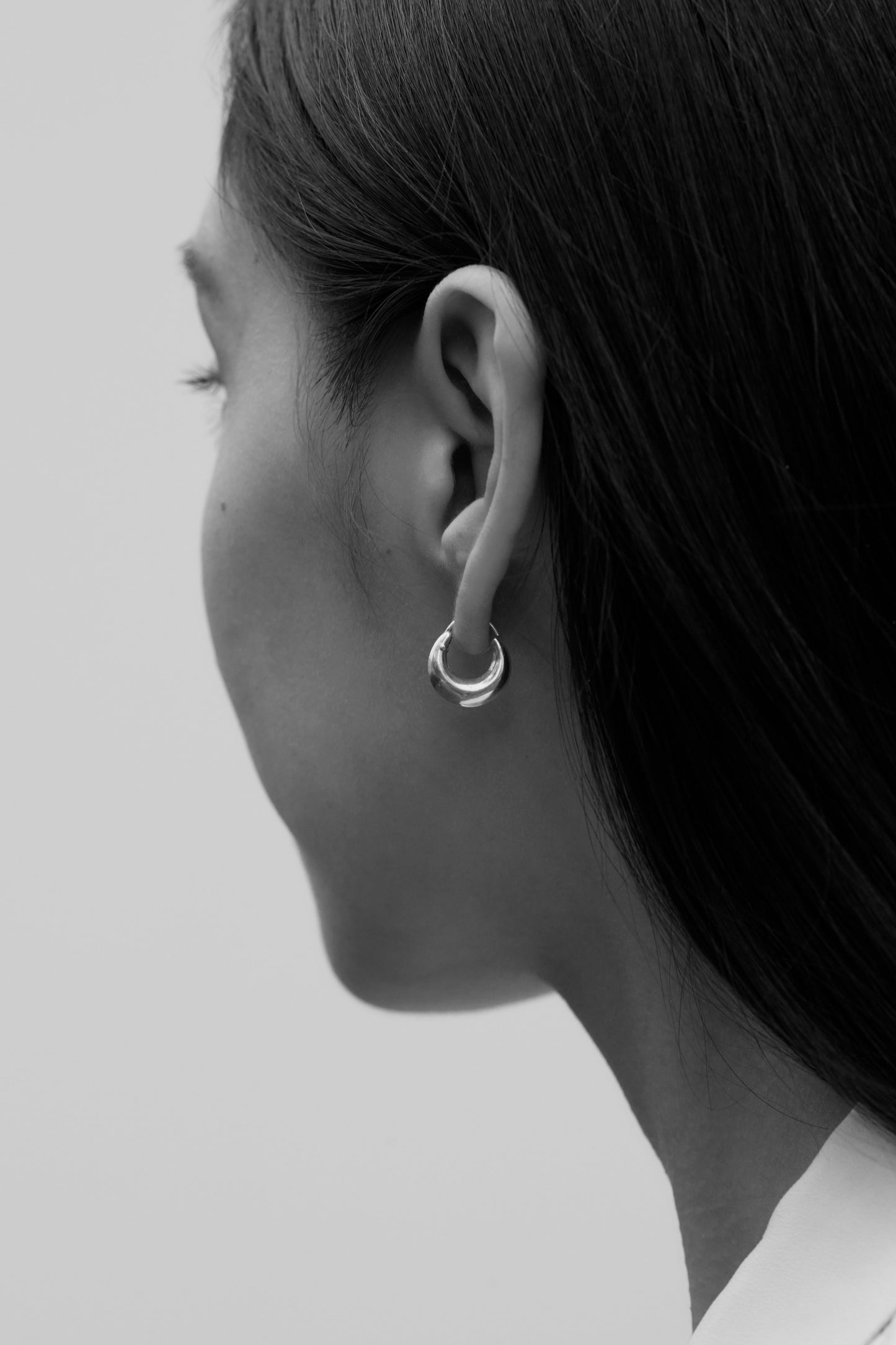 Small Essential Hoop Earrings in Minimalist Style