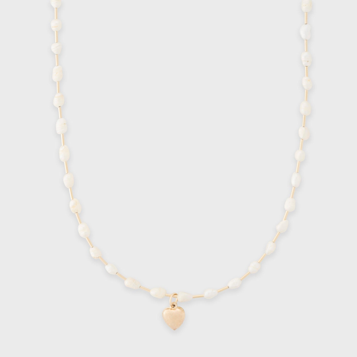 Elegant Pearl Necklace in Coastal Style