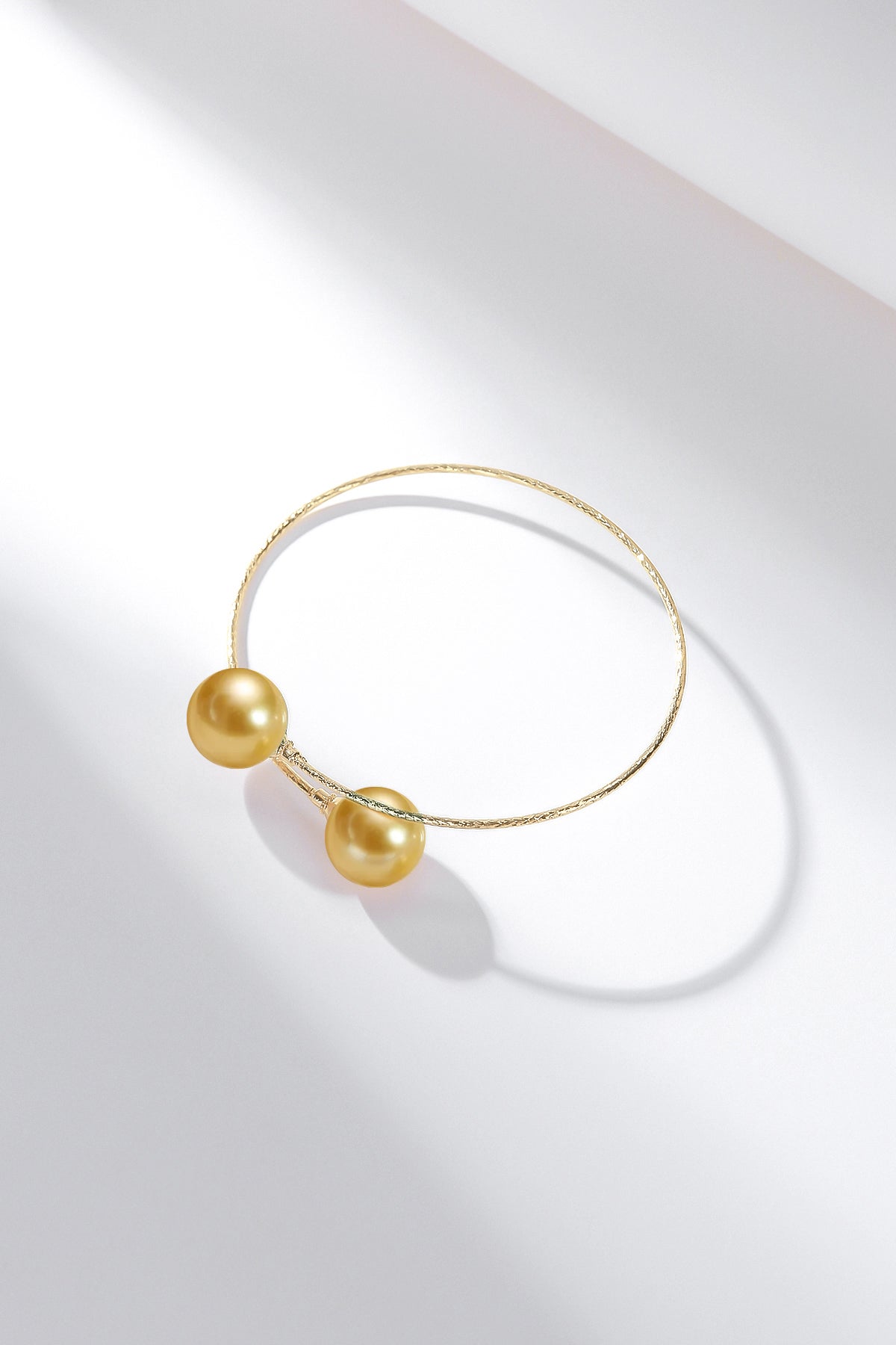 Golden South Sea Pearl Bracelet in 18k Gold