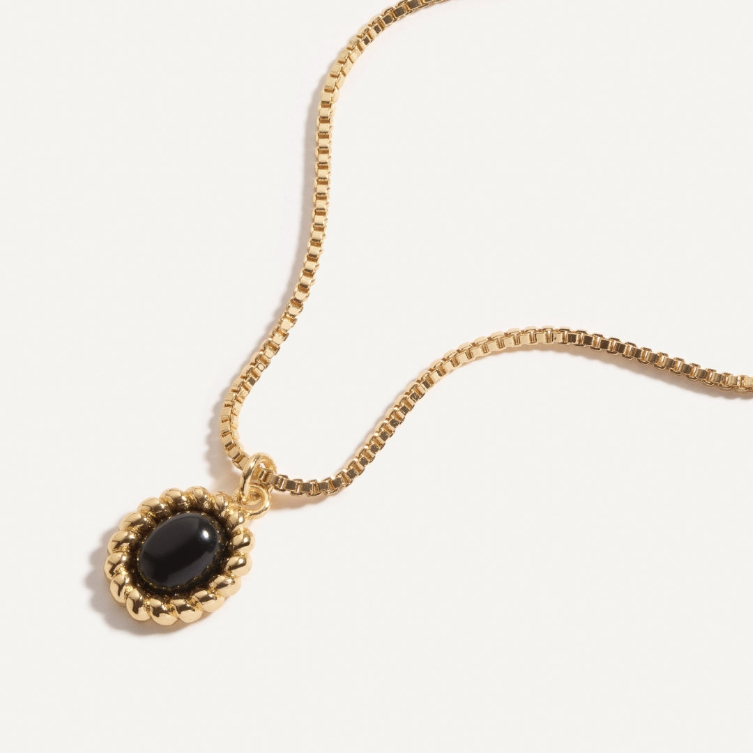 Onyx Halo Pendant Necklace Design