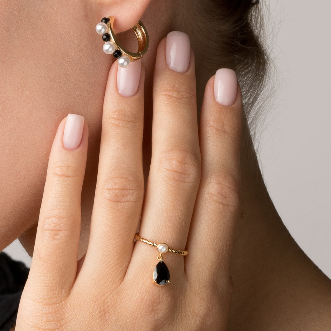 Pearl and Onyx Style Drop Ring