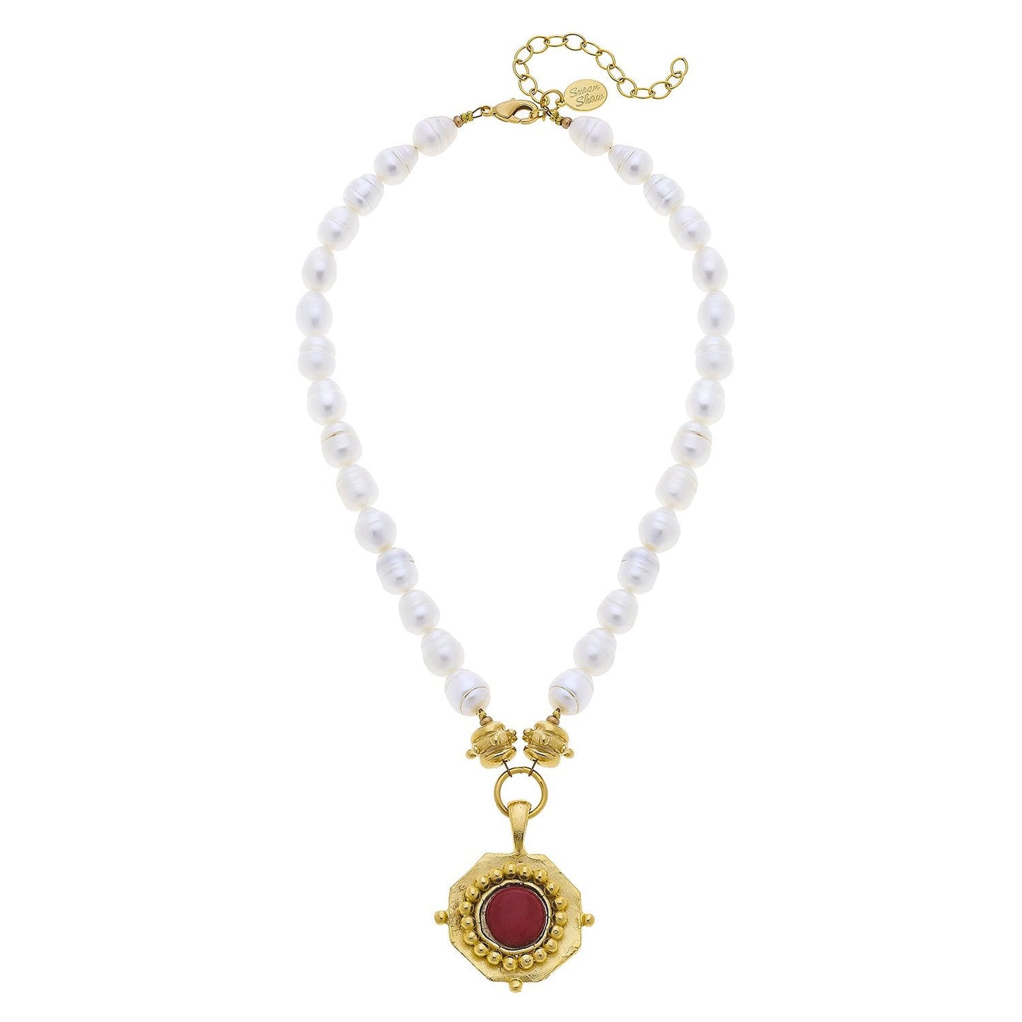 Elegant Pearl Necklace Crafted from High-Quality Materials