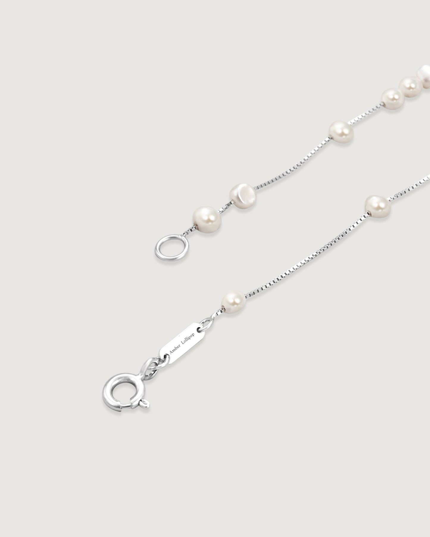 Elegant Pearl Necklace in Moonlight Design