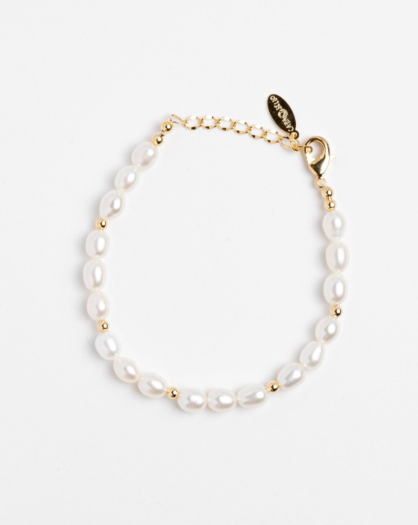 Elegant Pearl Bracelet in Classic Design 1