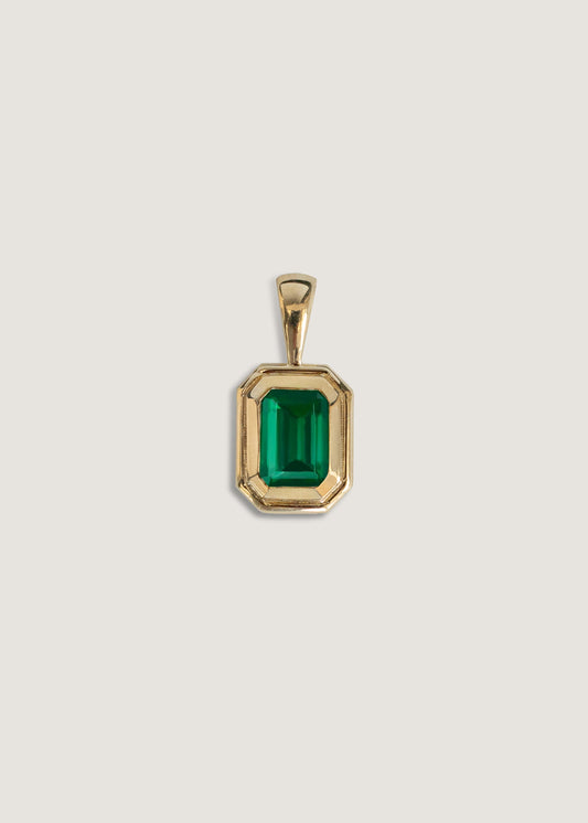 Emerald Cut Pendant Necklace in Emerald Green