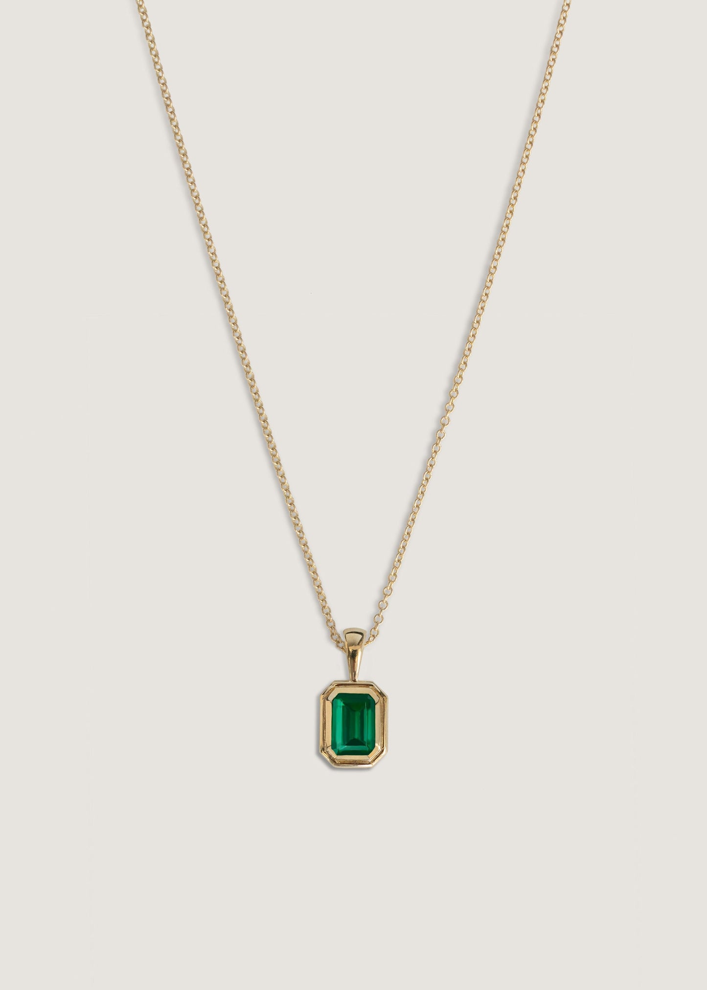 Emerald Cut Pendant Necklace in Emerald Green