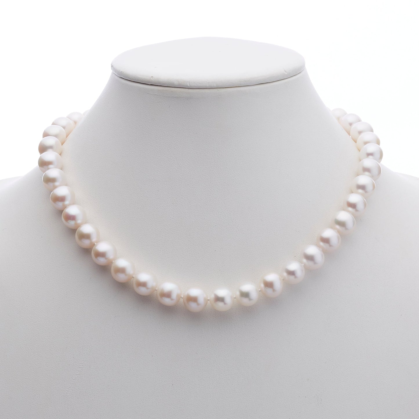 Elegant White Pearl and Gold Necklace Design