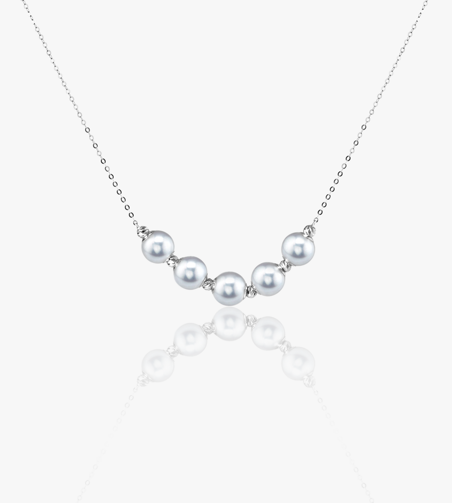 Elegant Silver Necklace with Modern Design 4