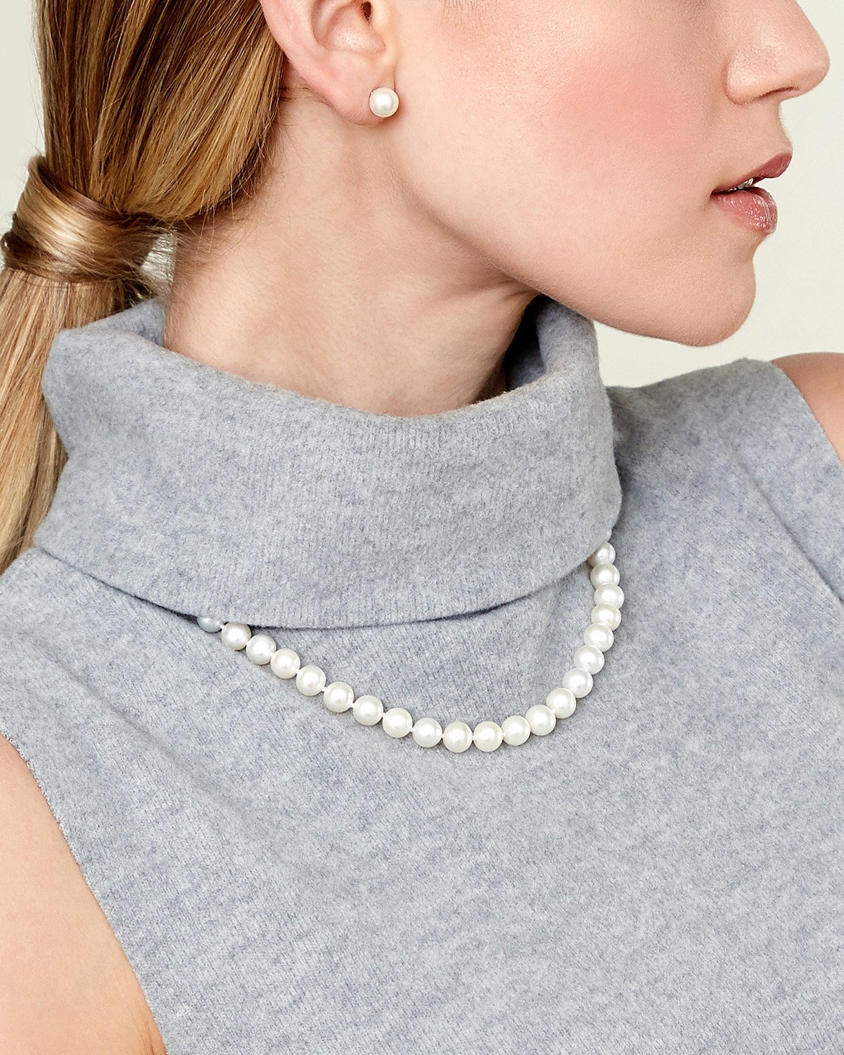 White Freshwater Pearl Necklace in AAAA Quality 2