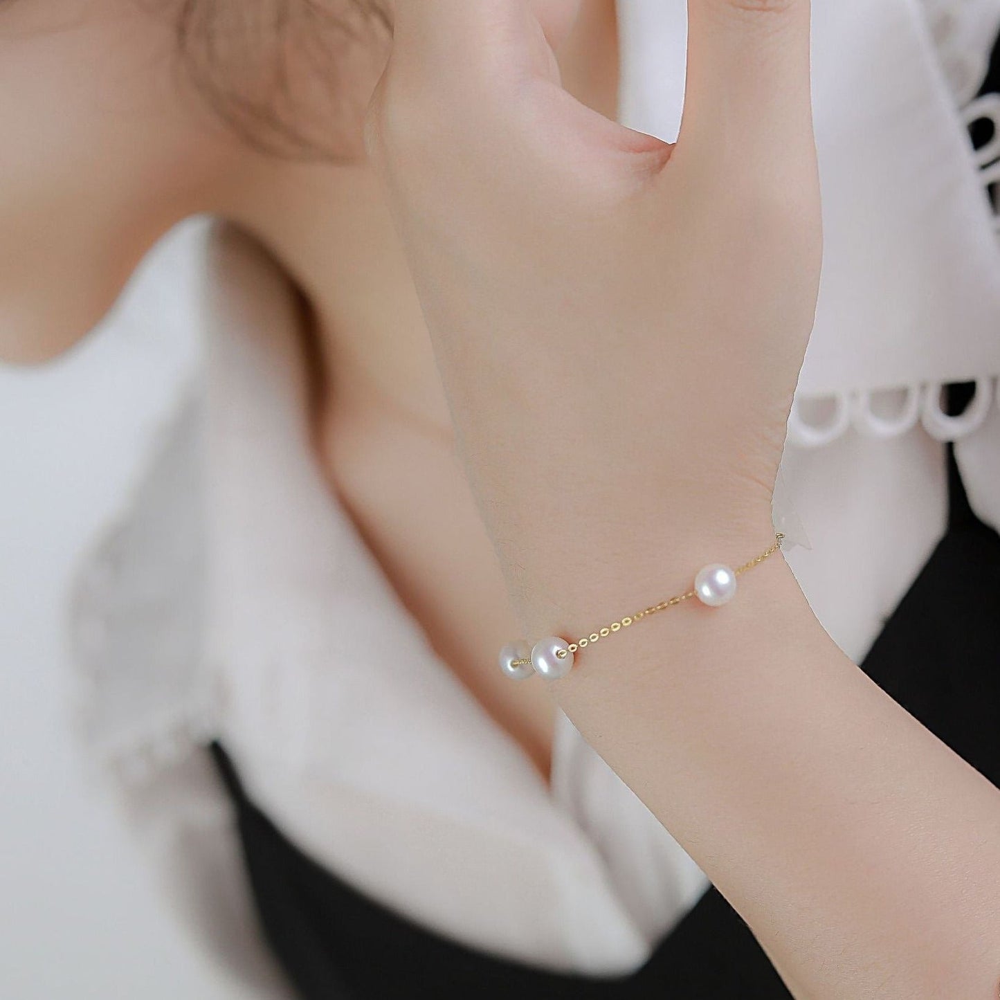 White Akoya Tincup Bracelet with Gold Accents