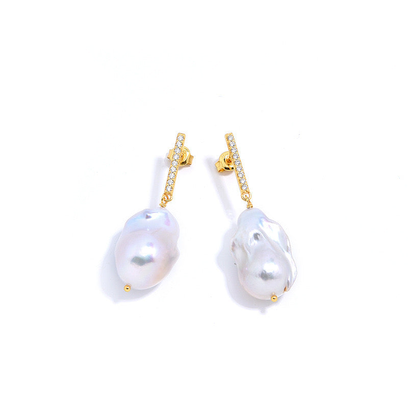 Chic Baroque Pearl and Zirconia Earrings