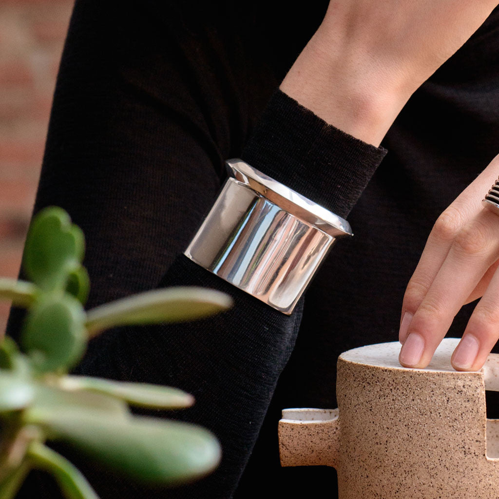 Stylish Silver Cuff Bracelet for Everyday Wear 2