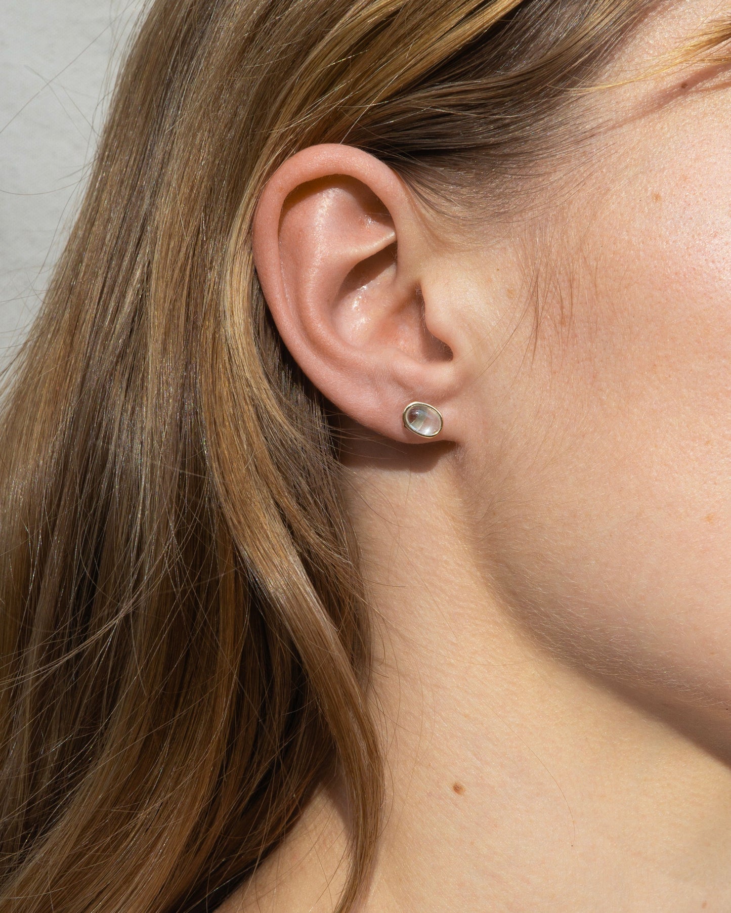 Floating Studs in 14K Gold