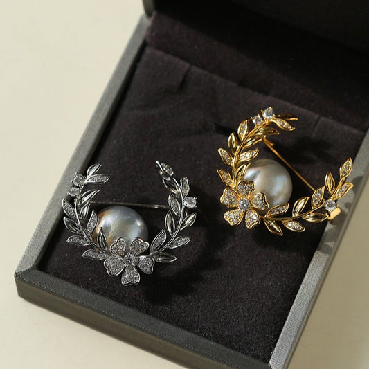 Grey Mabe Pearl Wheat Design Brooch