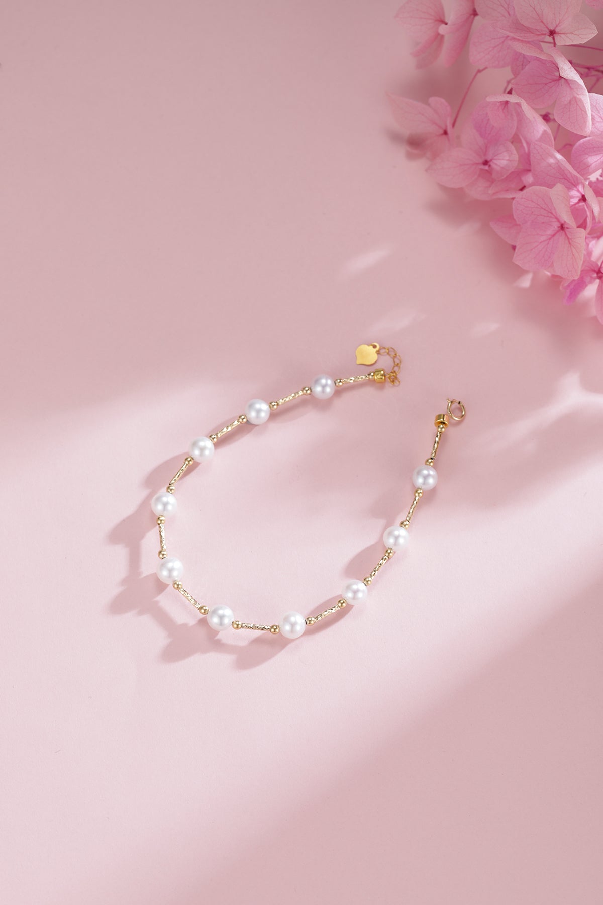 Freshwater Pearl Tincup Bracelet in 18K Gold