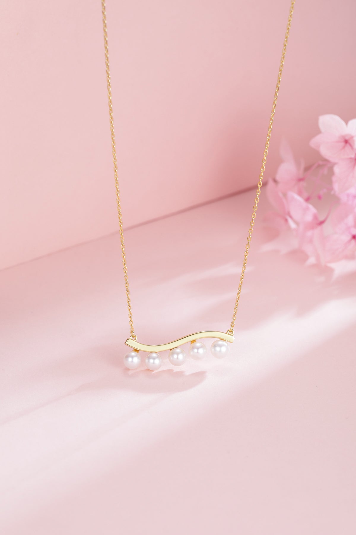 Waving Smile Pearl Necklace in 5-6mm Size