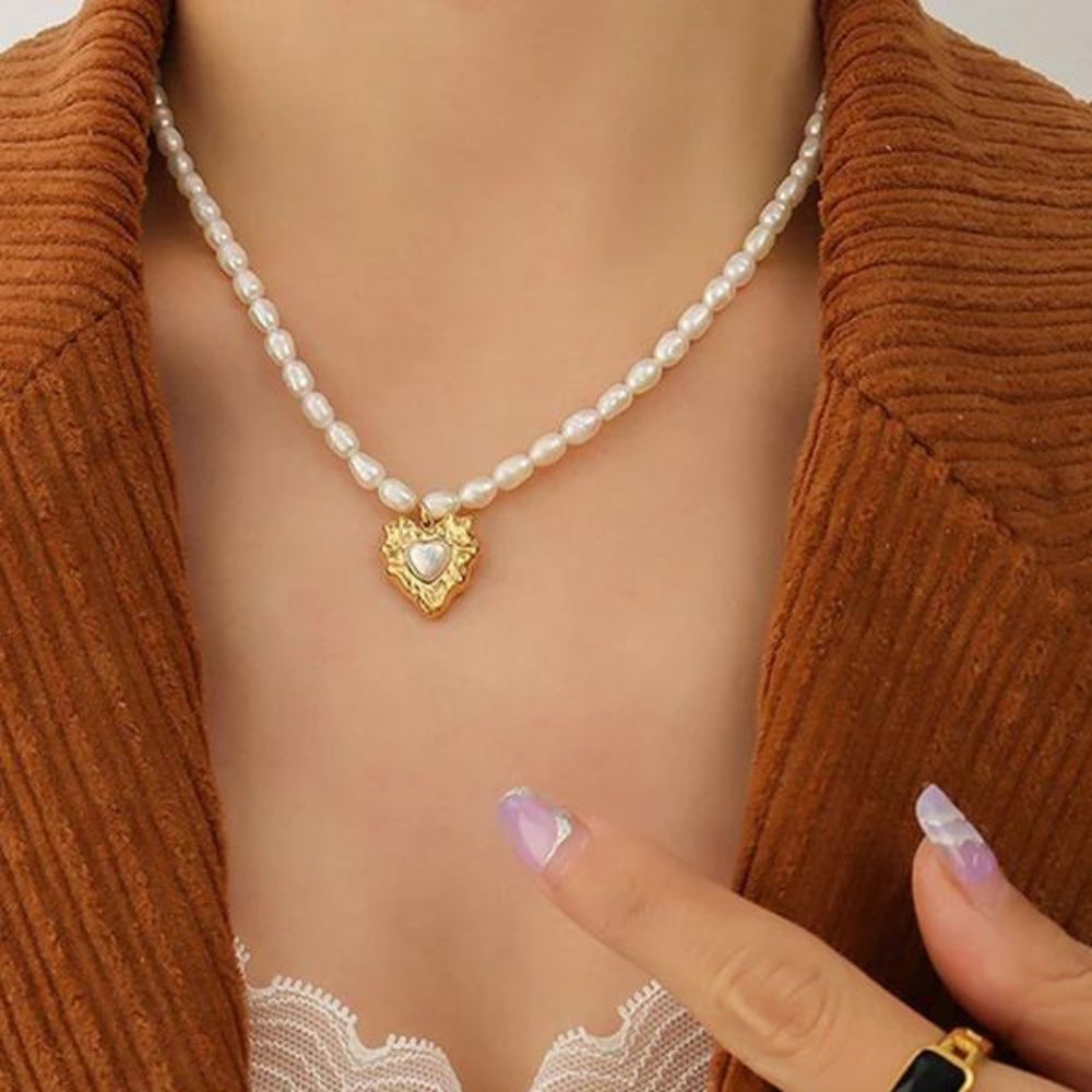 Elegant Heart Pearl Collar Necklace