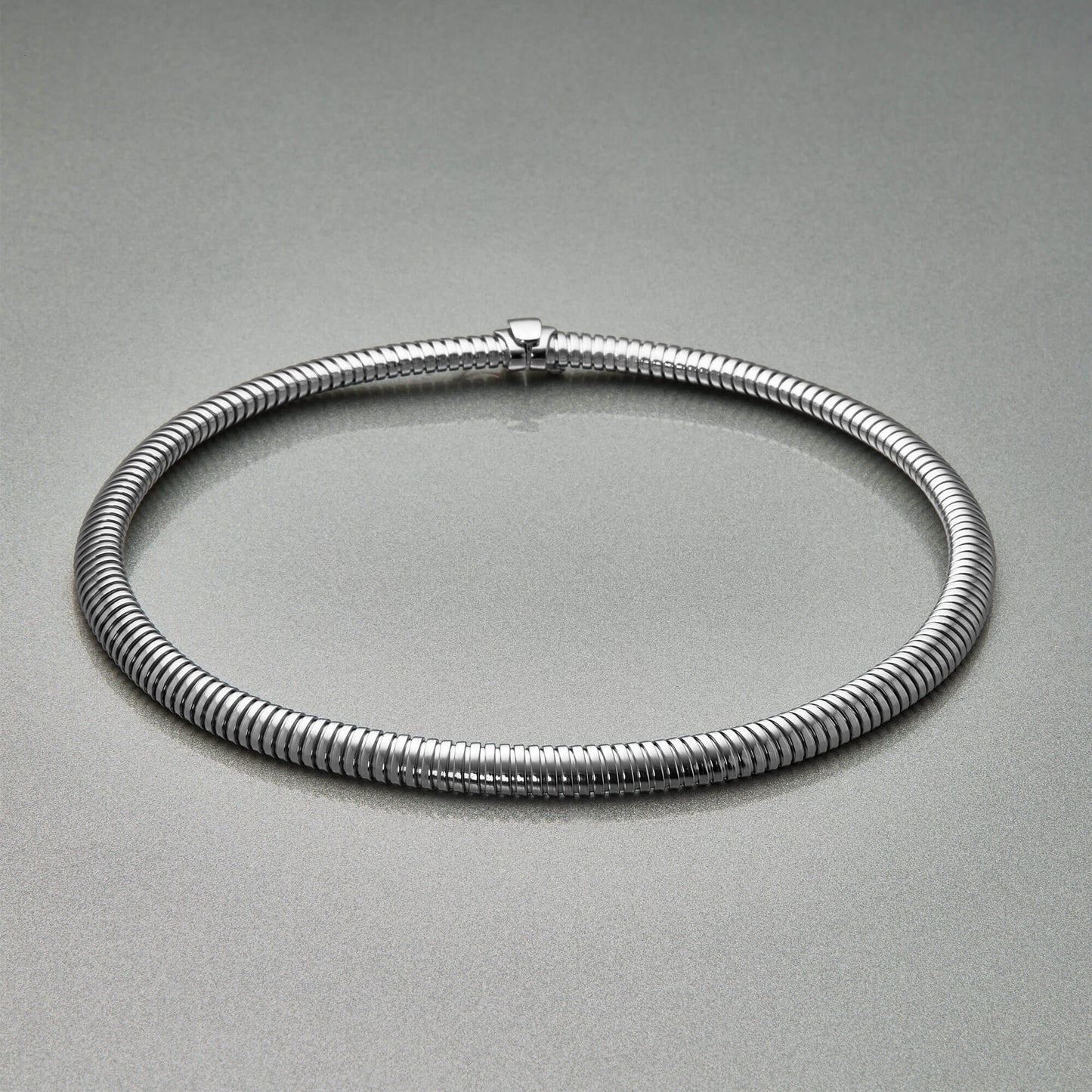 Silver Coil Collar Design for Stylish Neckwear