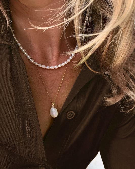 Elegant Pearl Choker for Any Occasion