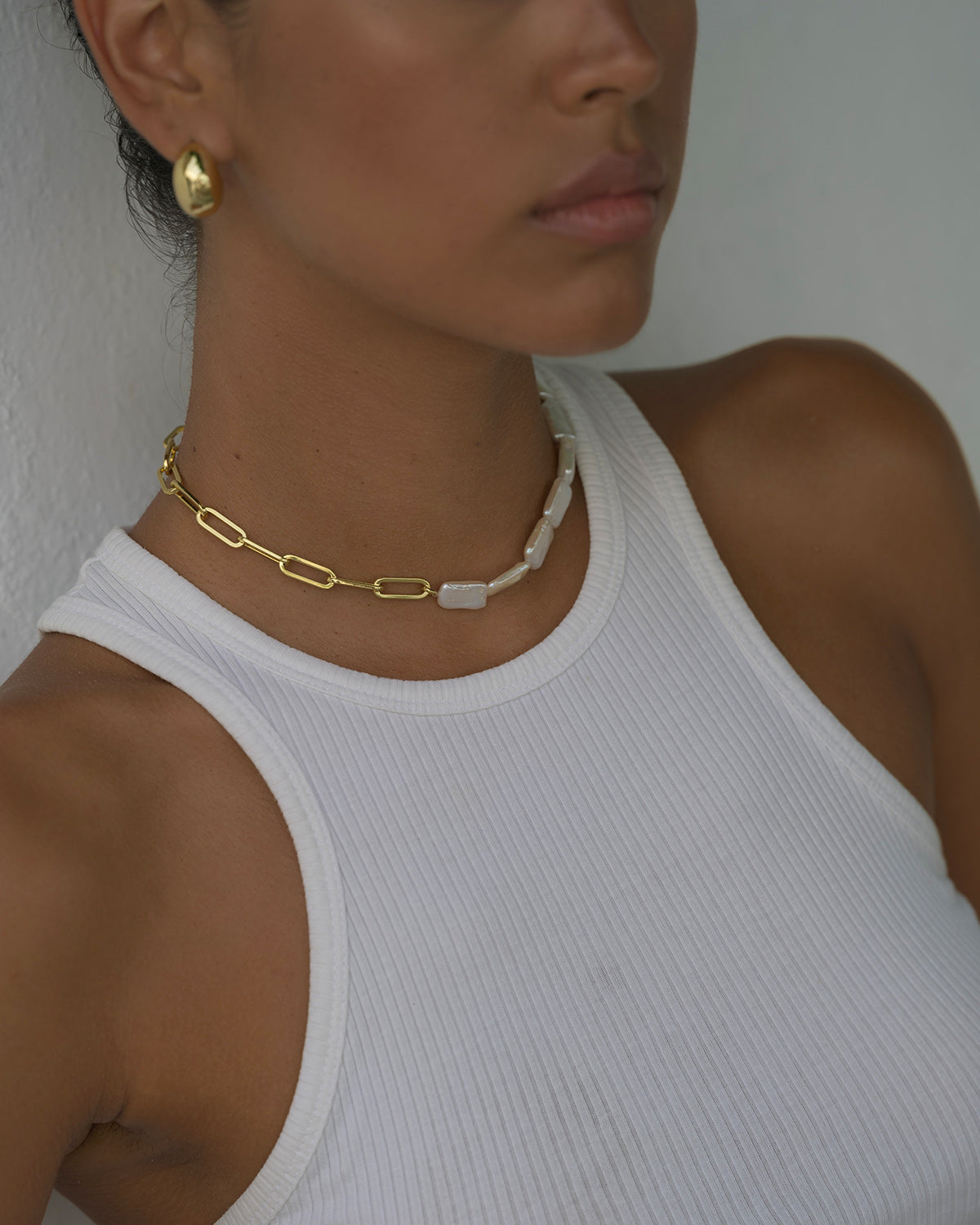 Half Pearl Choker Necklace in Elegant Design