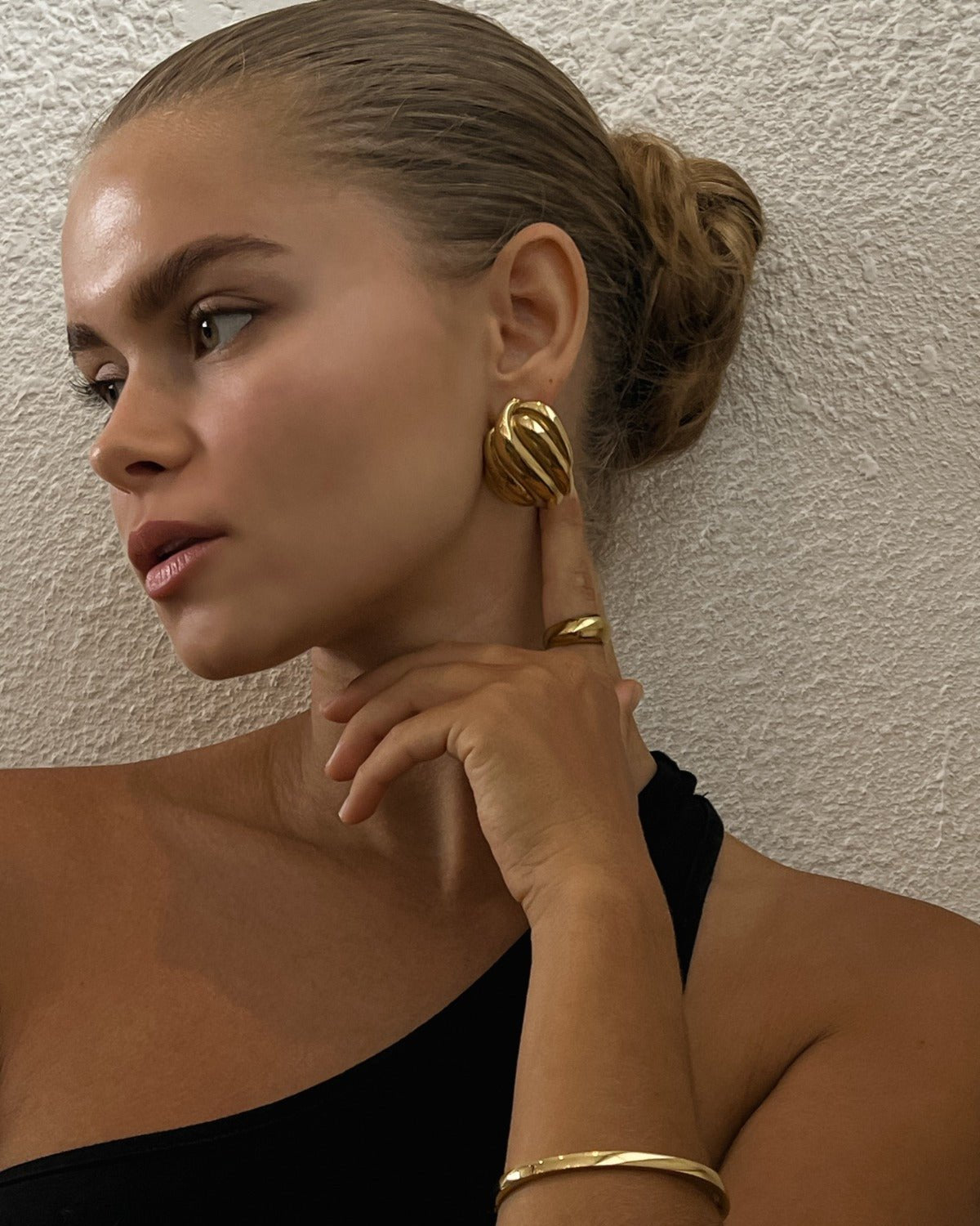 Bold Gold Statement Earrings for Style