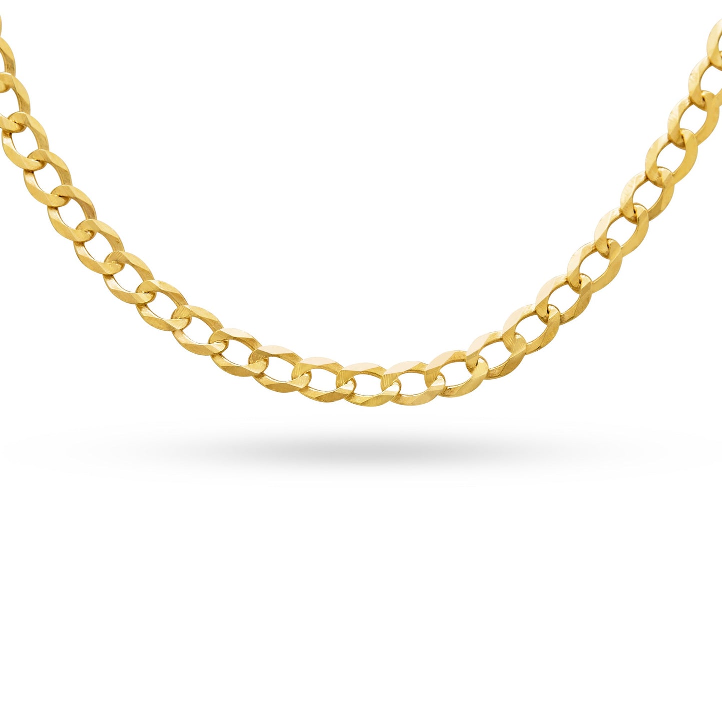 Curb Chain Necklace in Stylish Design