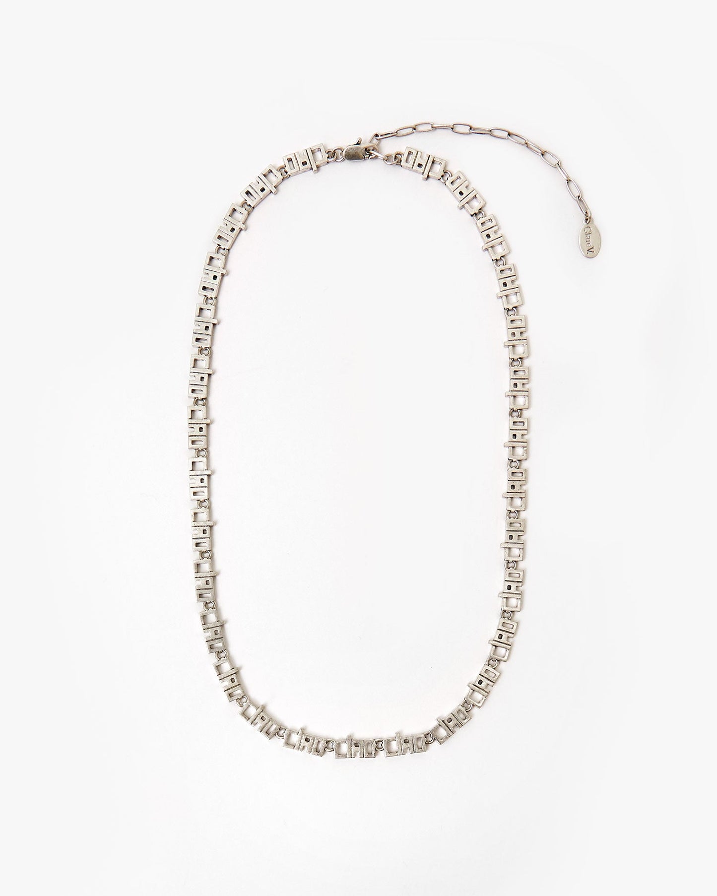 Stylish Chain Necklace in Sleek Design