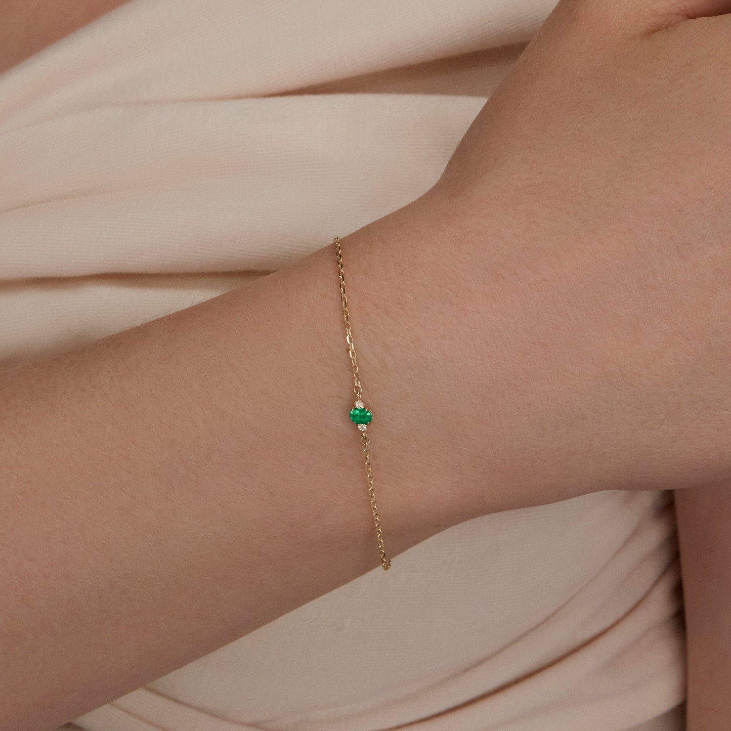 Elegant Dainty Emerald Bracelet in Luxe Design