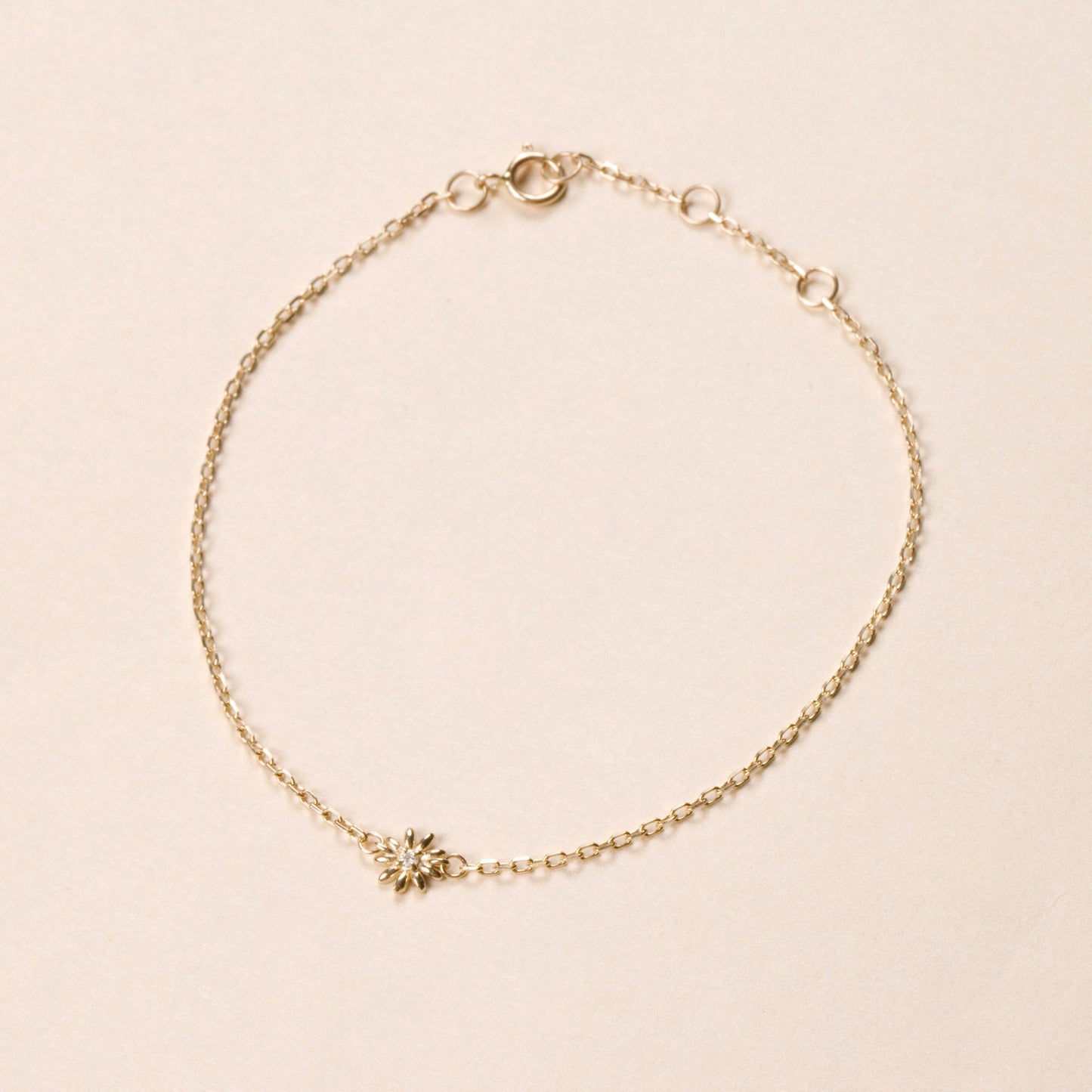 Daisy Chain Style Bracelet for Everyday Wear