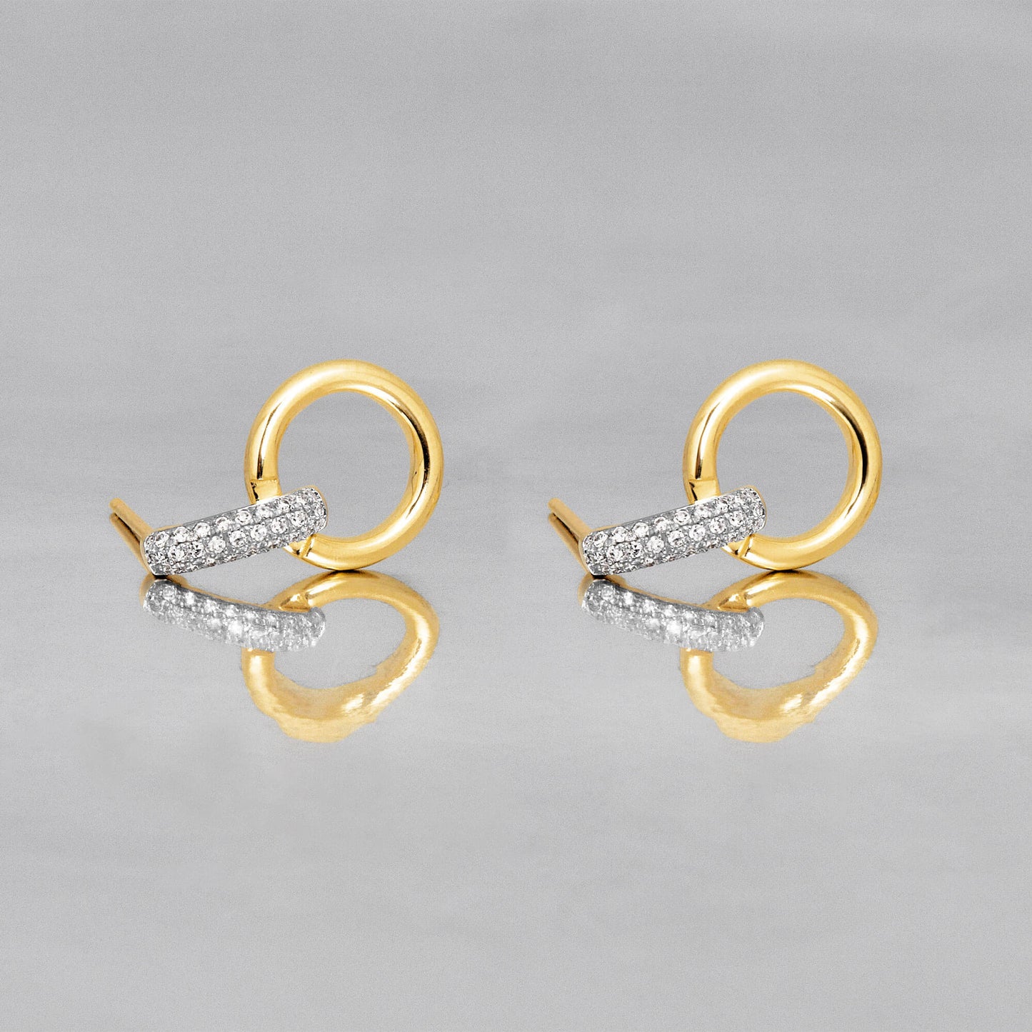 Diamond Horsebit Design Earrings