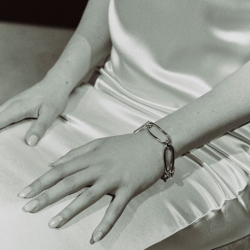 Elegant Bracelet in Silver and Gold