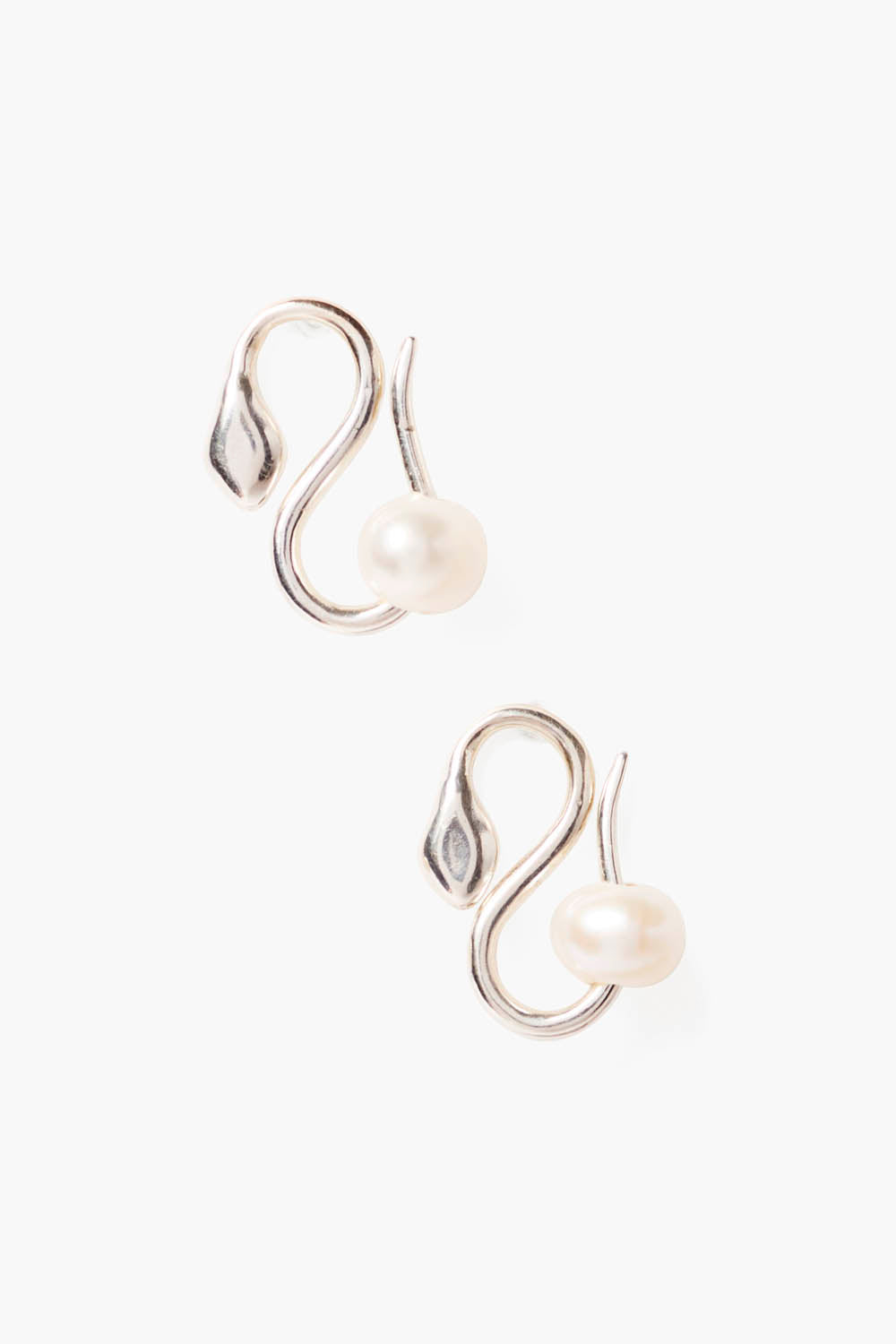 Elegant Silver Cobra Pearl Earrings