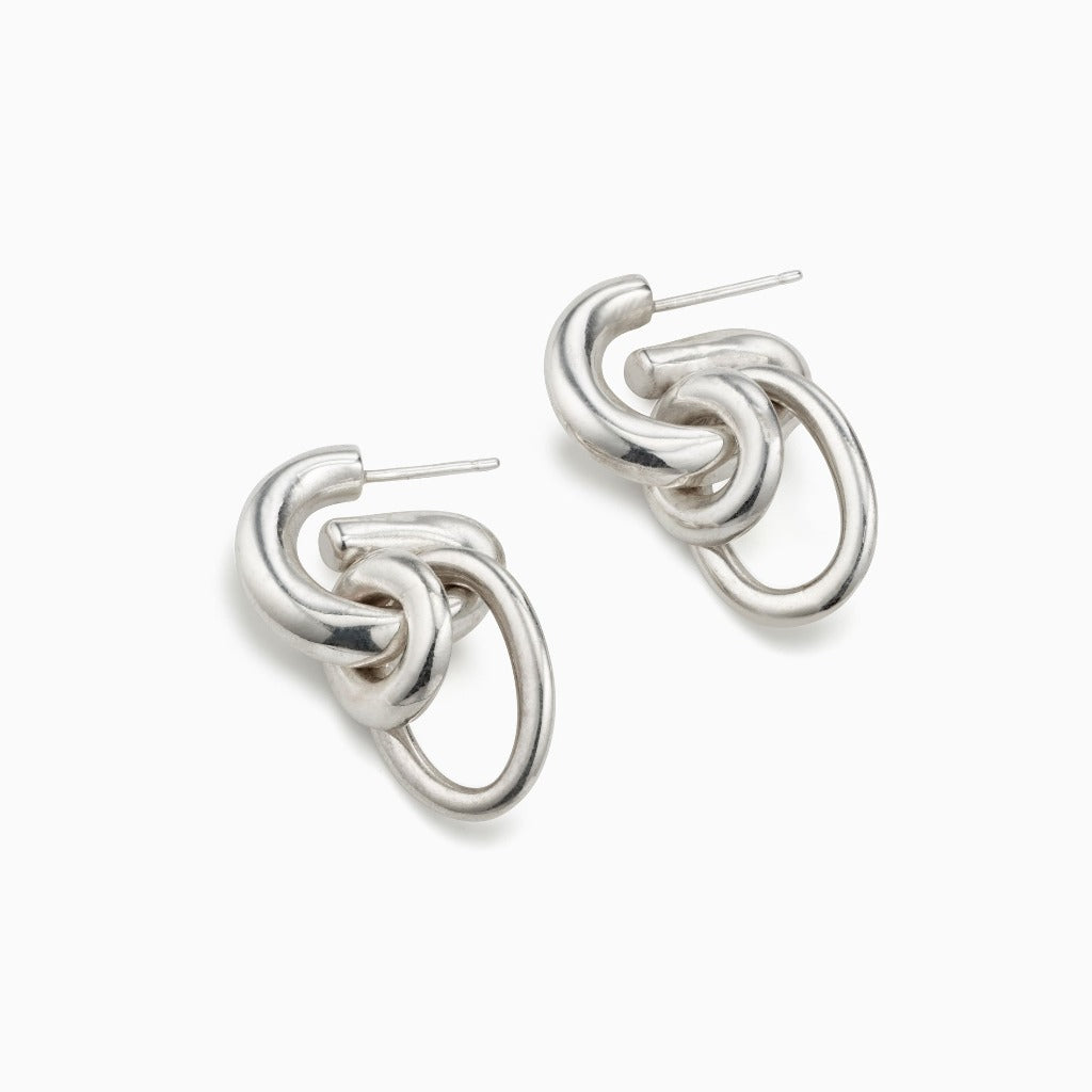 Stylish Ellipses Hoop Earrings in Sleek Design