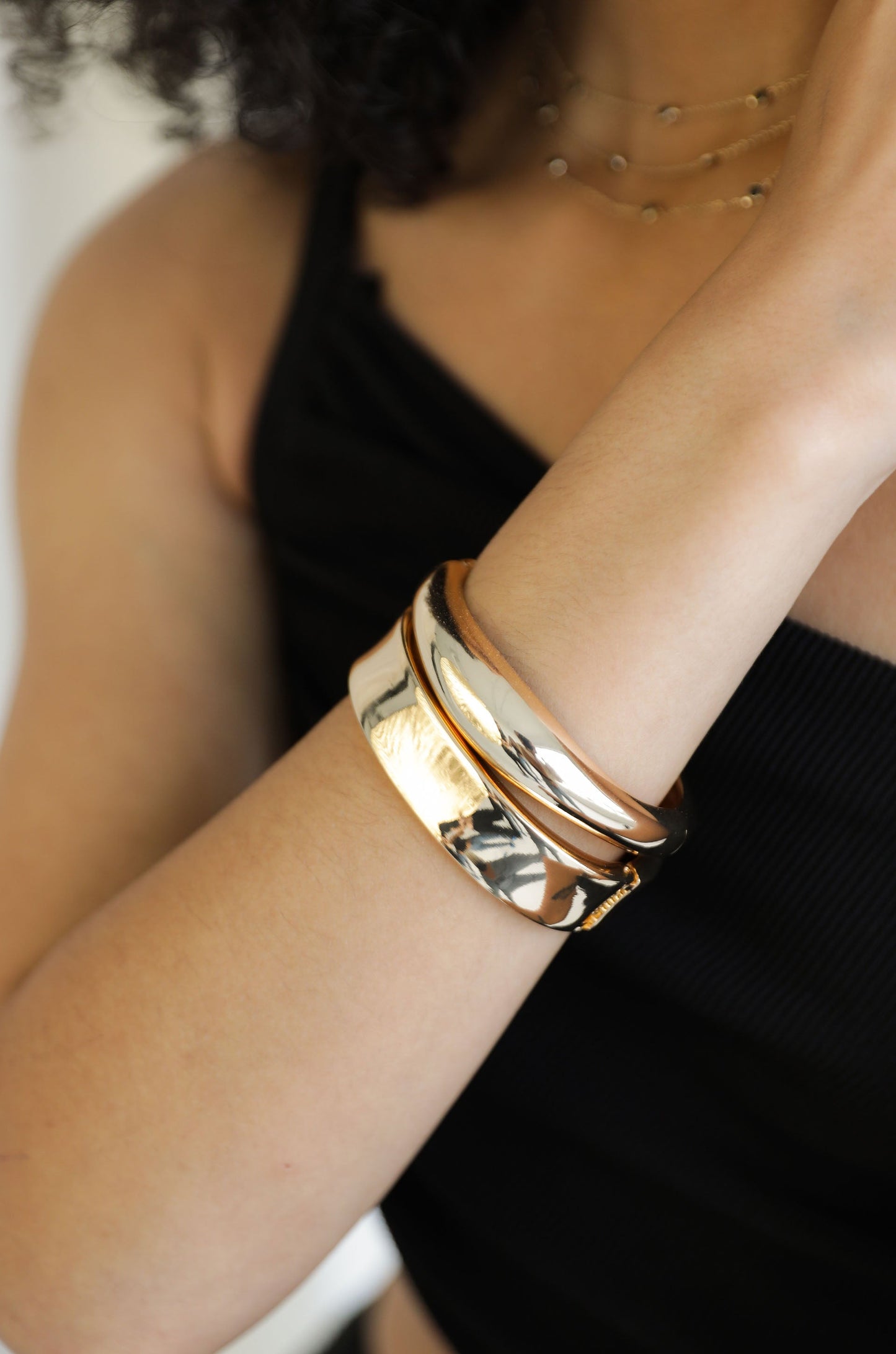 Elegant Double Bangle Set in Gold