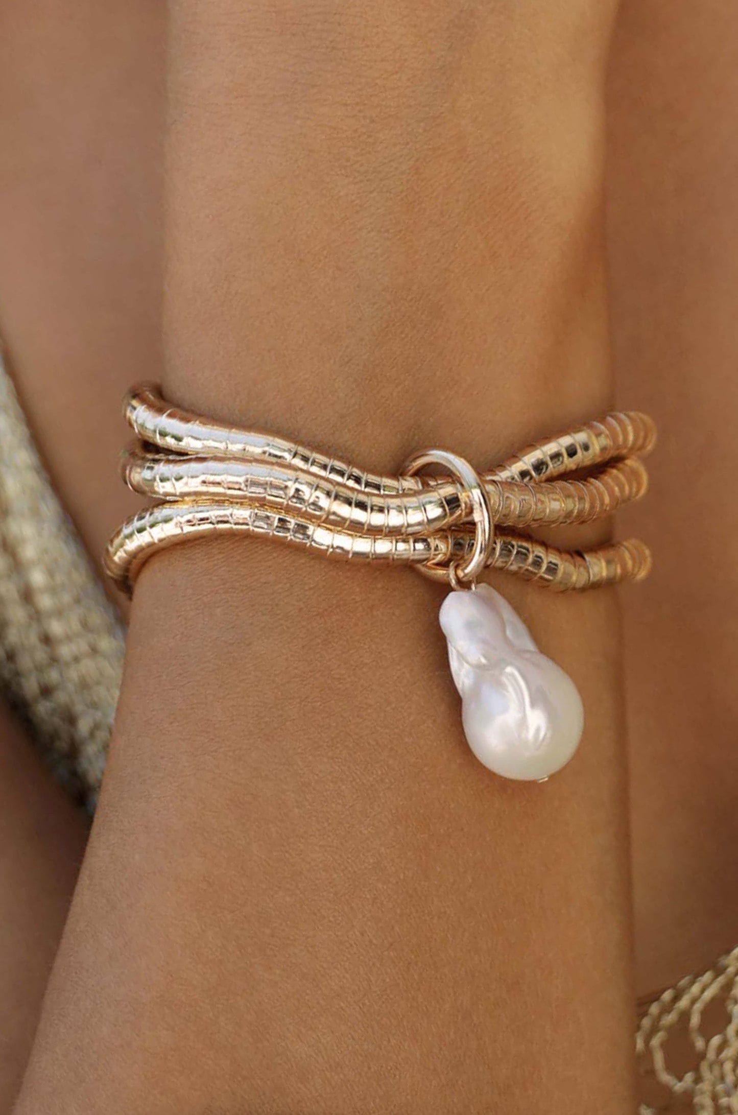 Pearl and Liquid Gold Stretch Bracelet