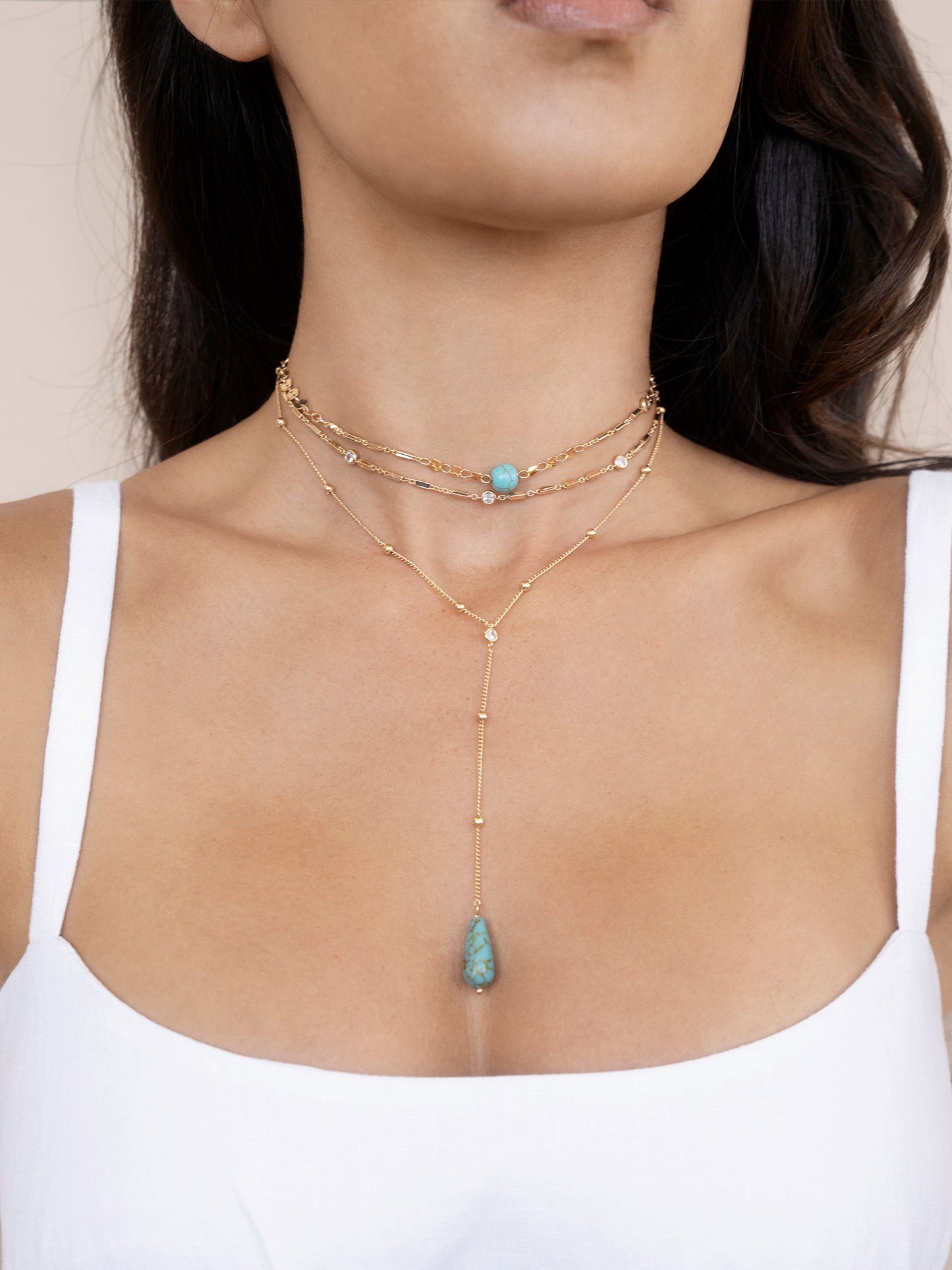 Turquoise Lariat Necklace in Flowing Style