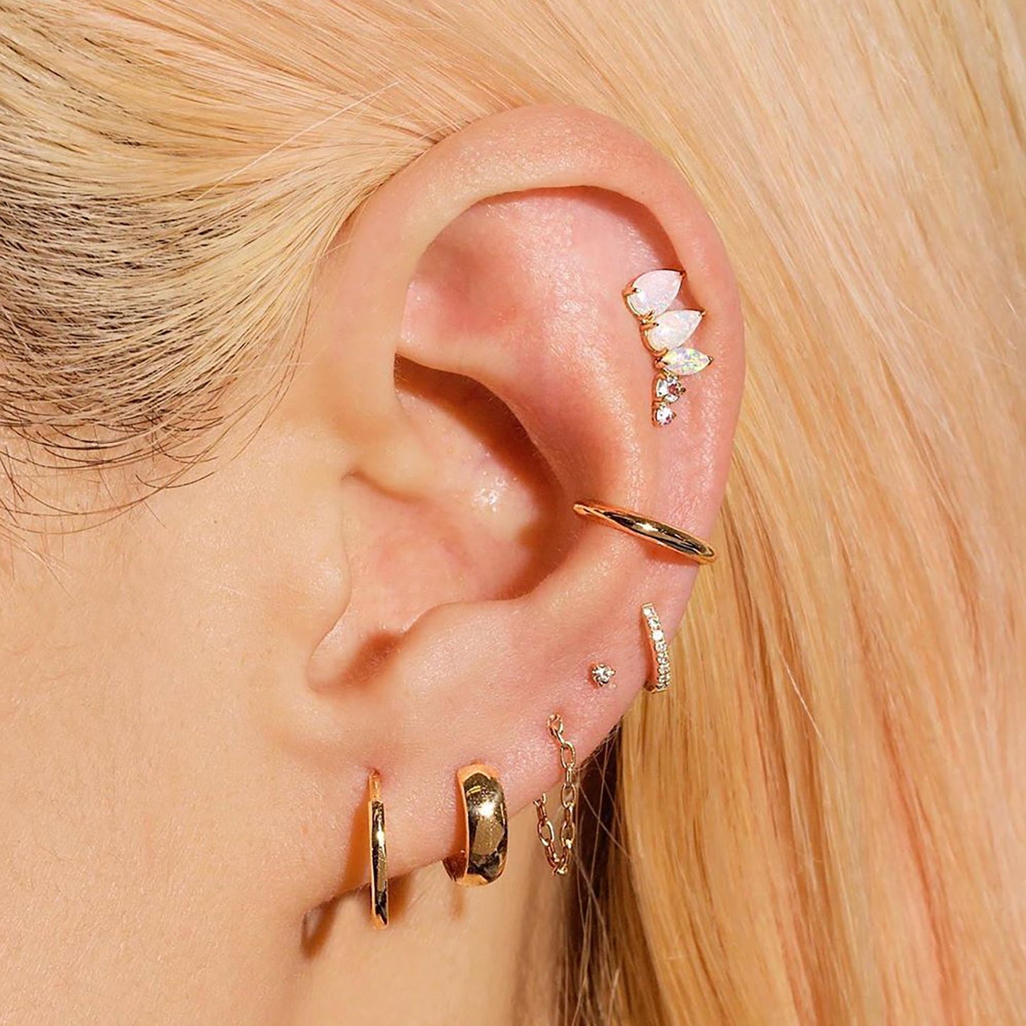 Elegant Silver Ear Cuff for Stylish Look