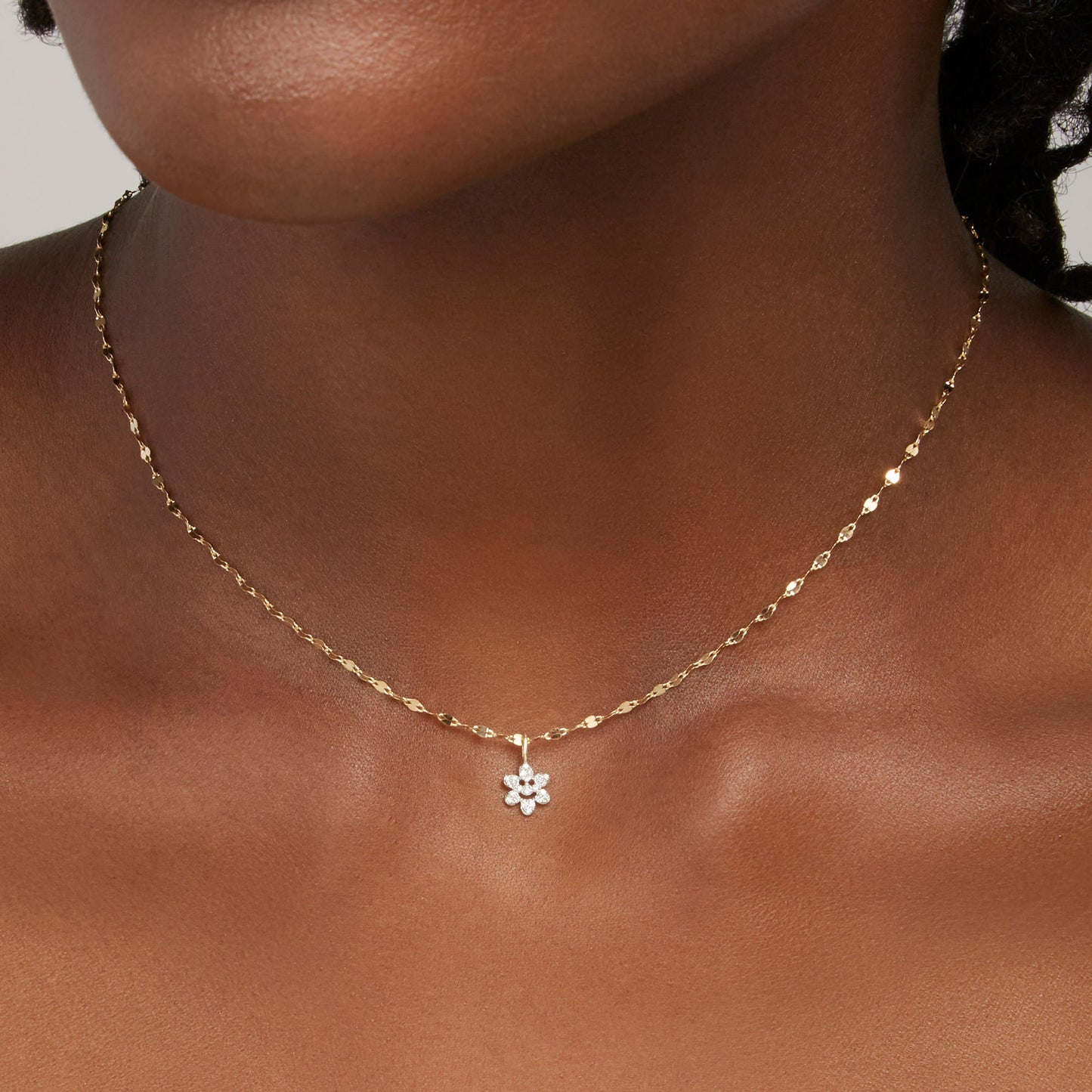 Flower Diamond Choker Necklace in Fun Design