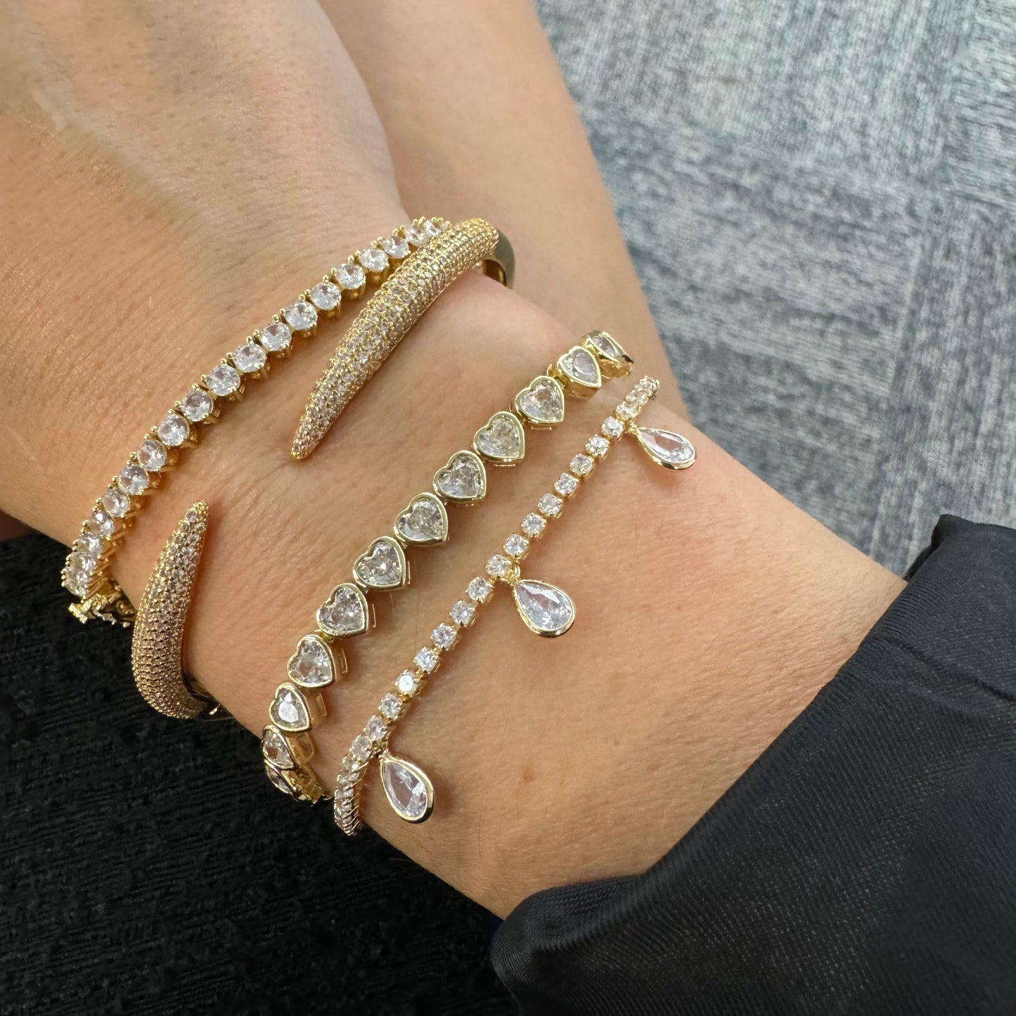 Elegant Pear Shaker Bracelet in Unique Design