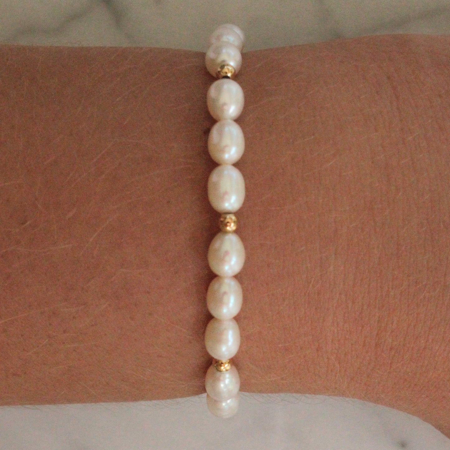 Elegant Pearl Bracelet in Classic Design 1