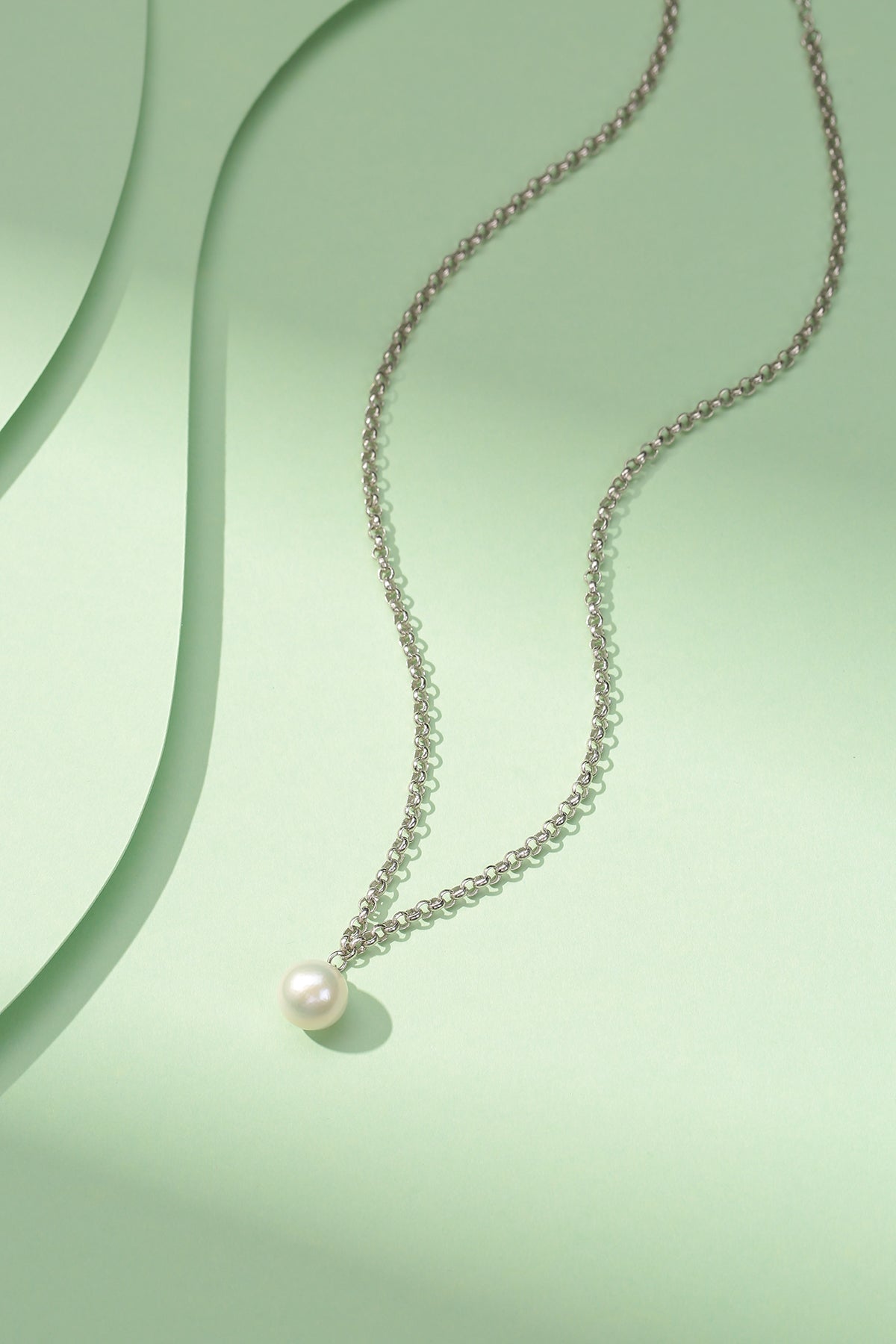 Freshwater Pearl and Lorna Pendant Necklace