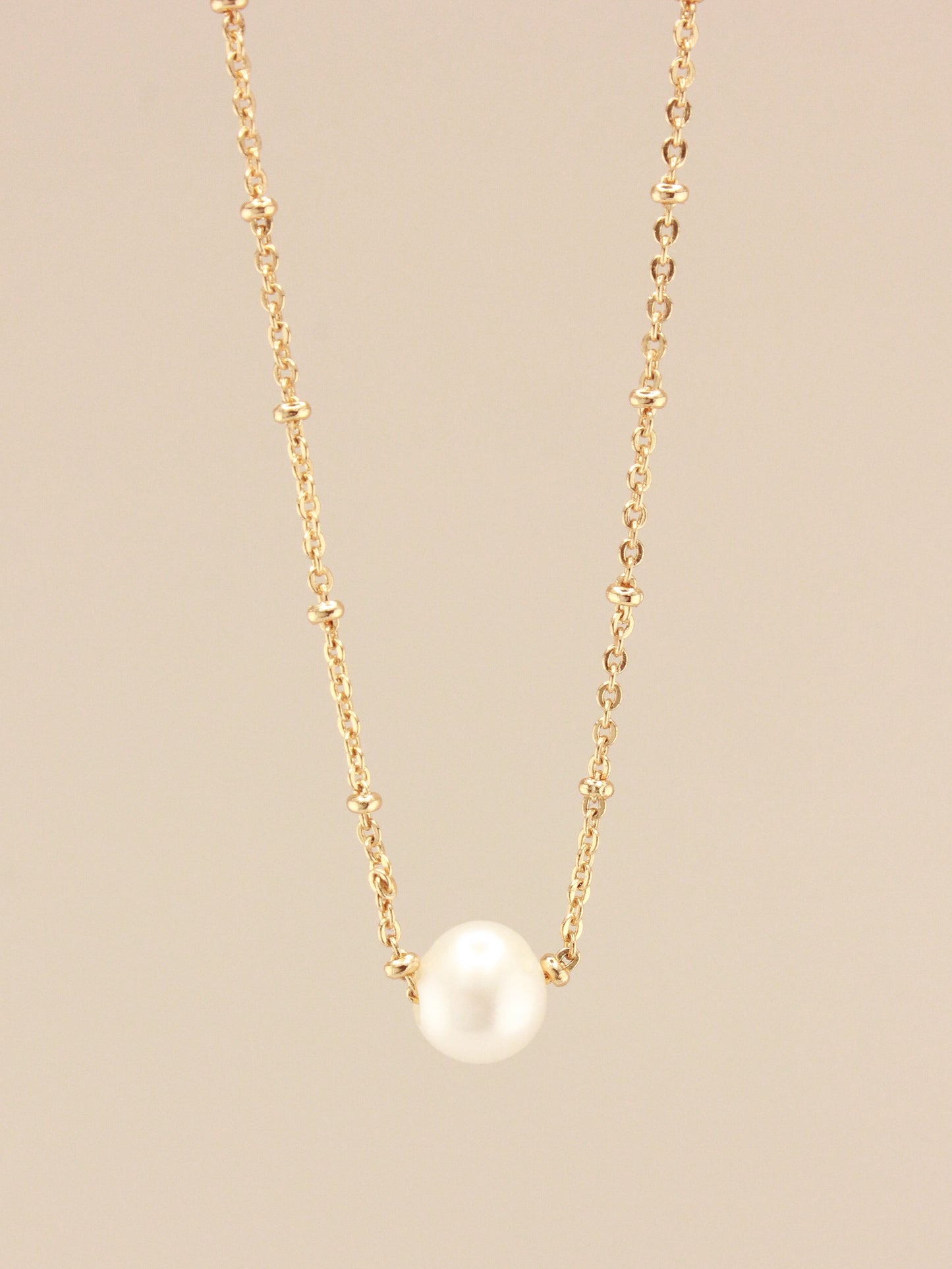 Elegant Pearl Chain Jewelry Design