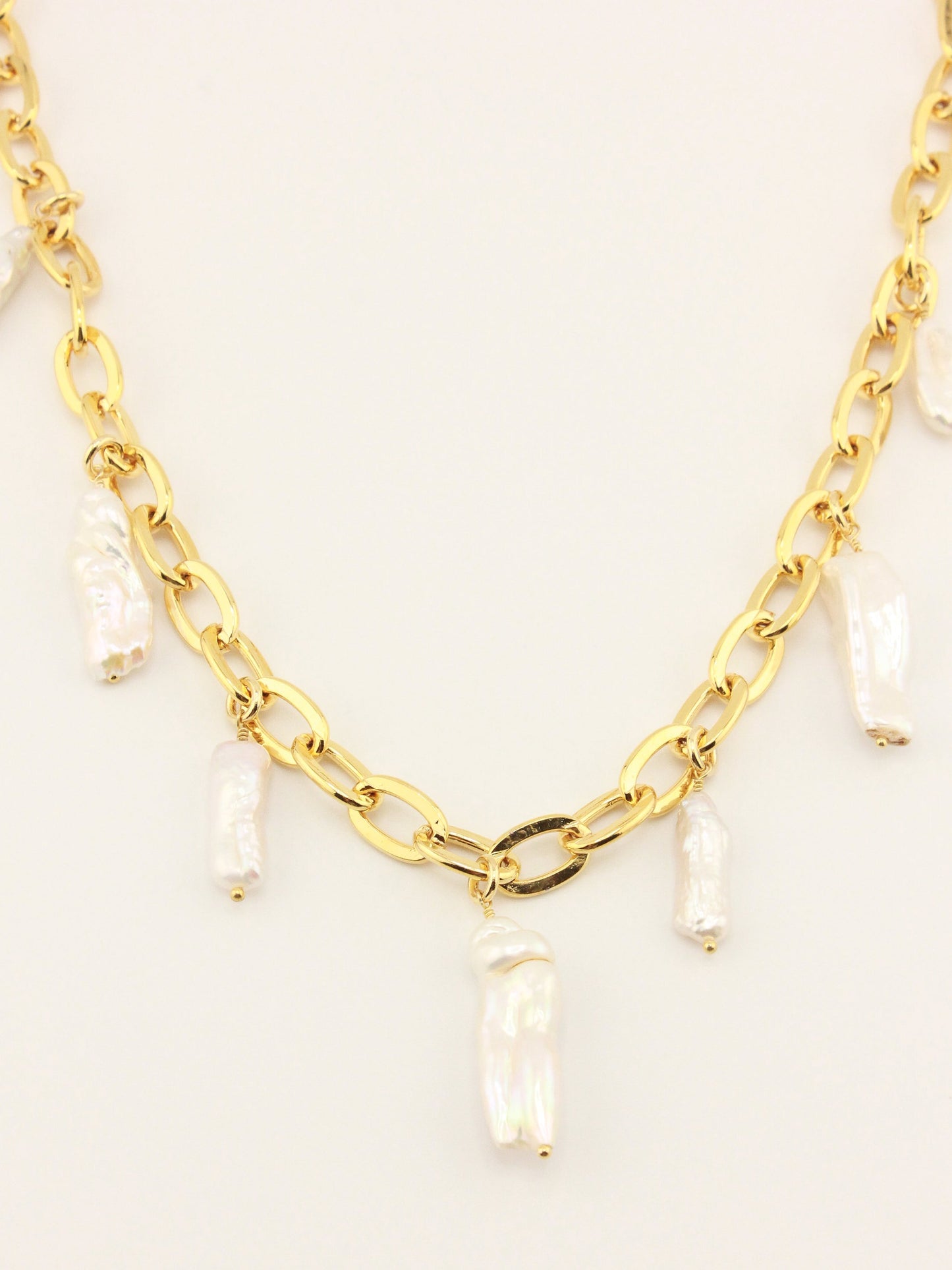 Elegant Pearl Mist Chain Necklace