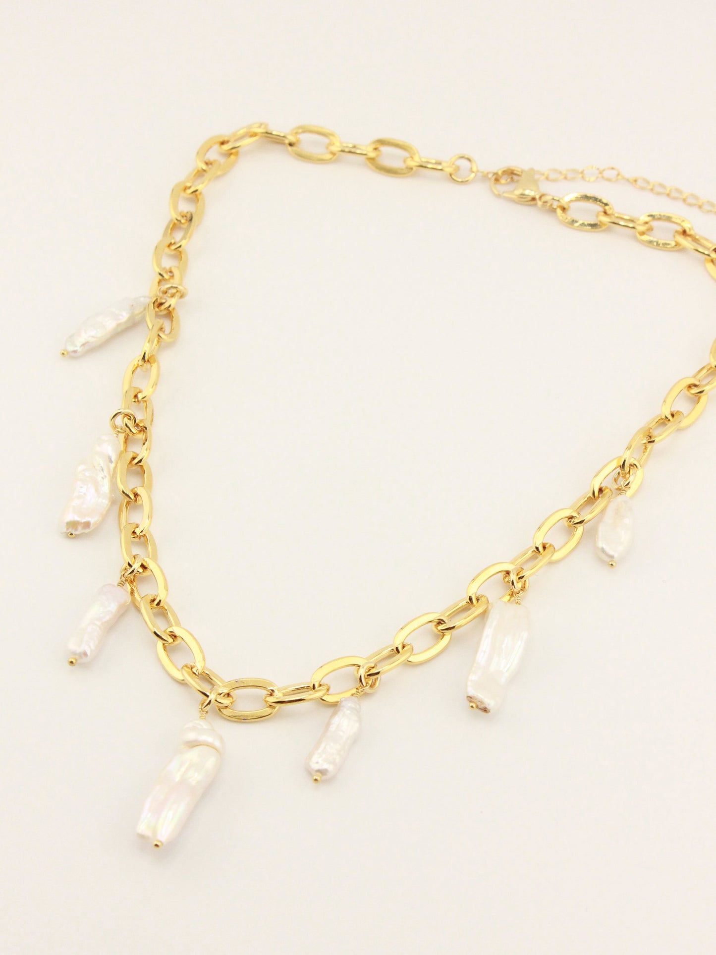 Elegant Pearl Mist Chain Necklace