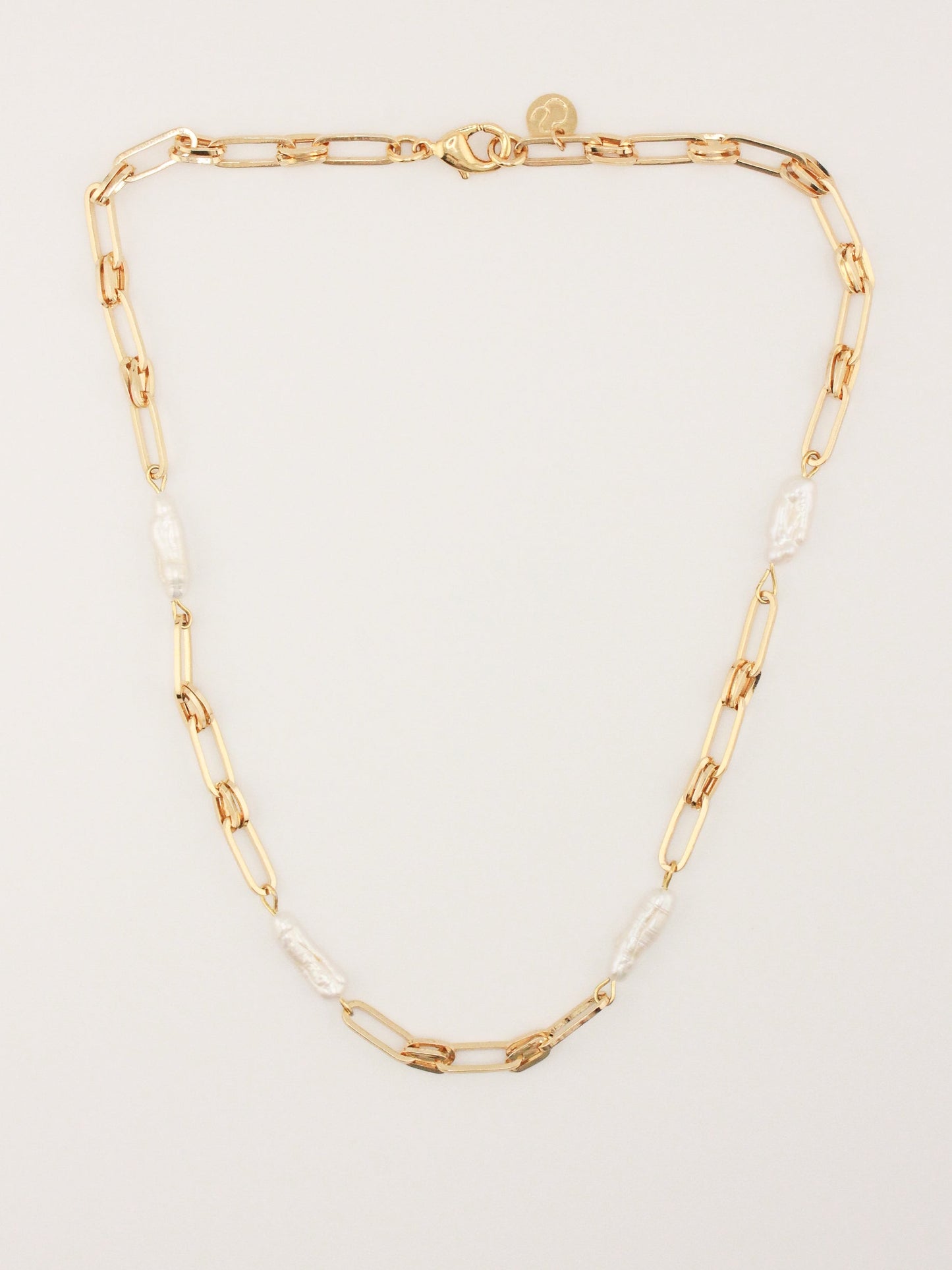 Pearl Linked Chain Necklace in Elegant Design